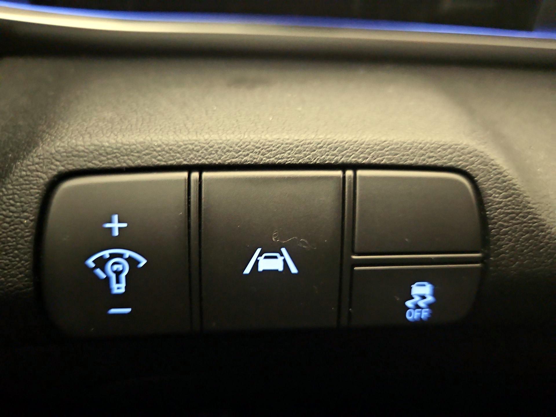 Thumbnail: 2022 Hyundai Elantra - 13