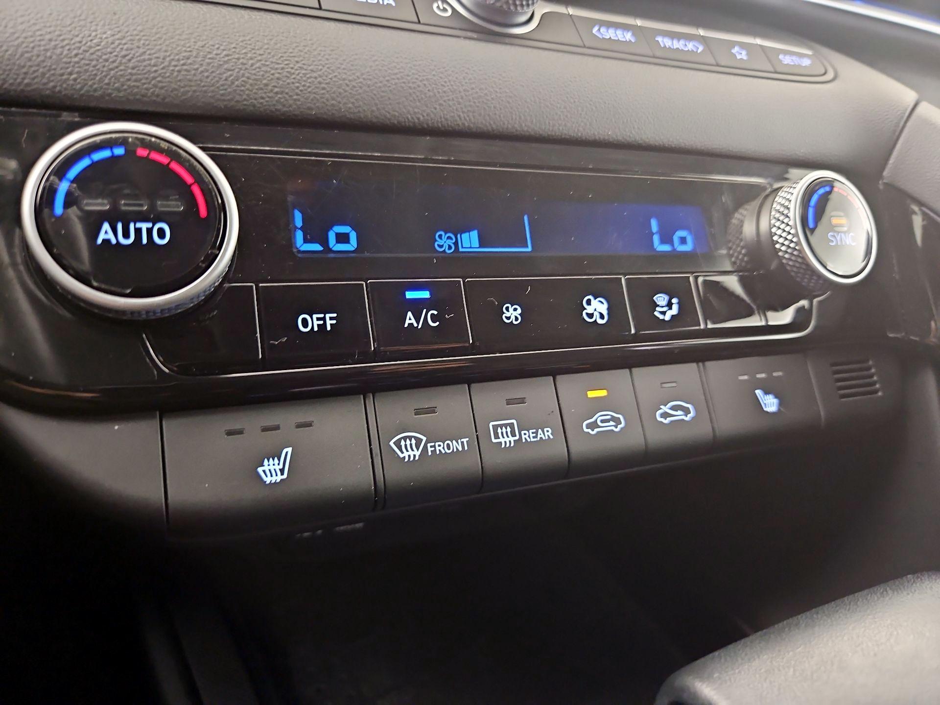 Thumbnail: 2022 Hyundai Elantra - 17