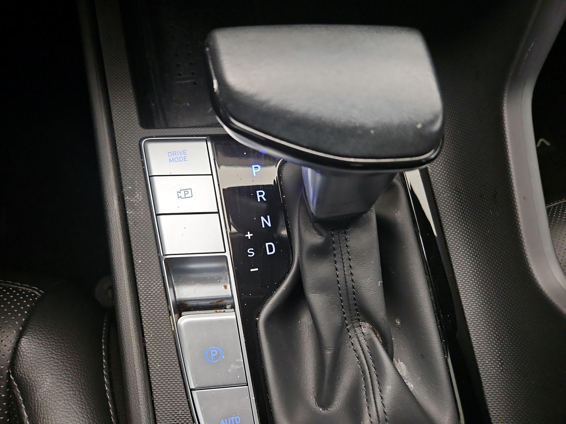 Thumbnail: 2022 Hyundai Elantra - 18