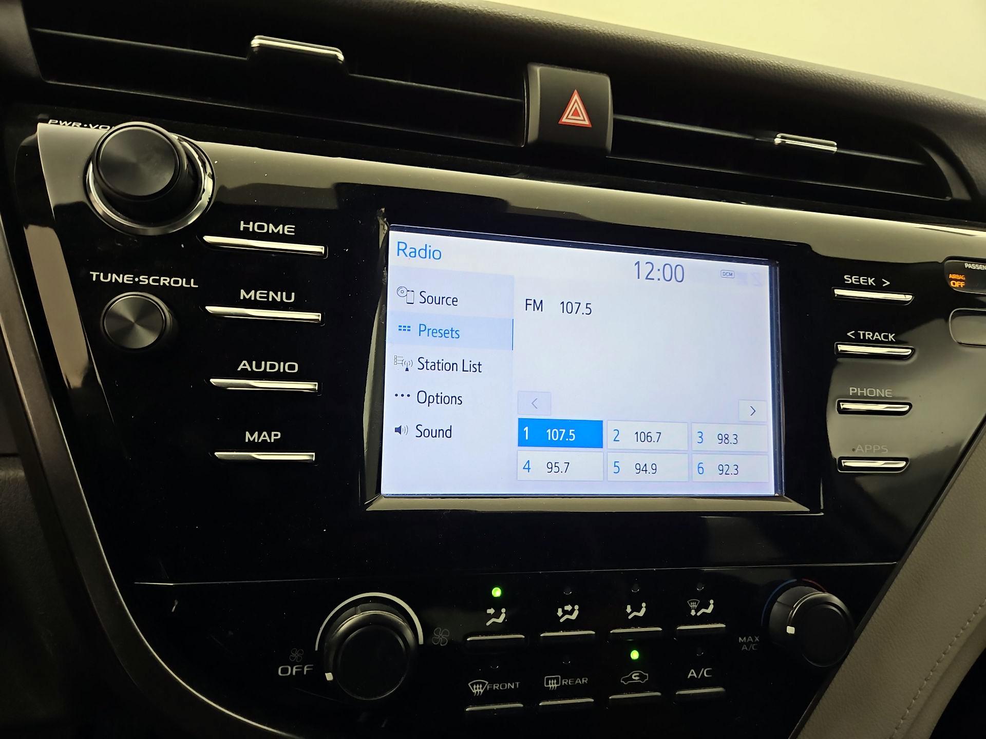 Thumbnail: 2019 Toyota Camry - 15