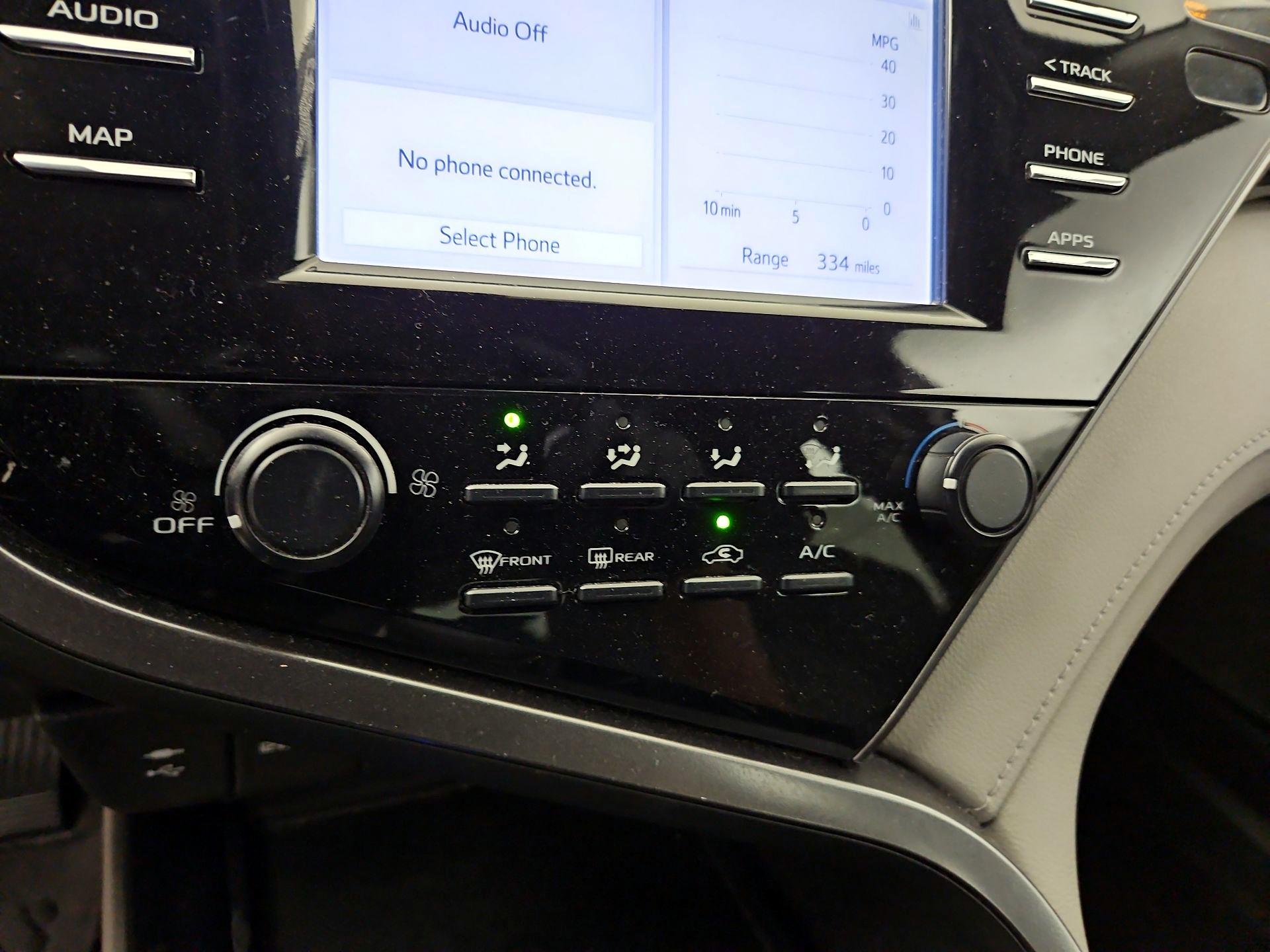 Thumbnail: 2019 Toyota Camry - 16