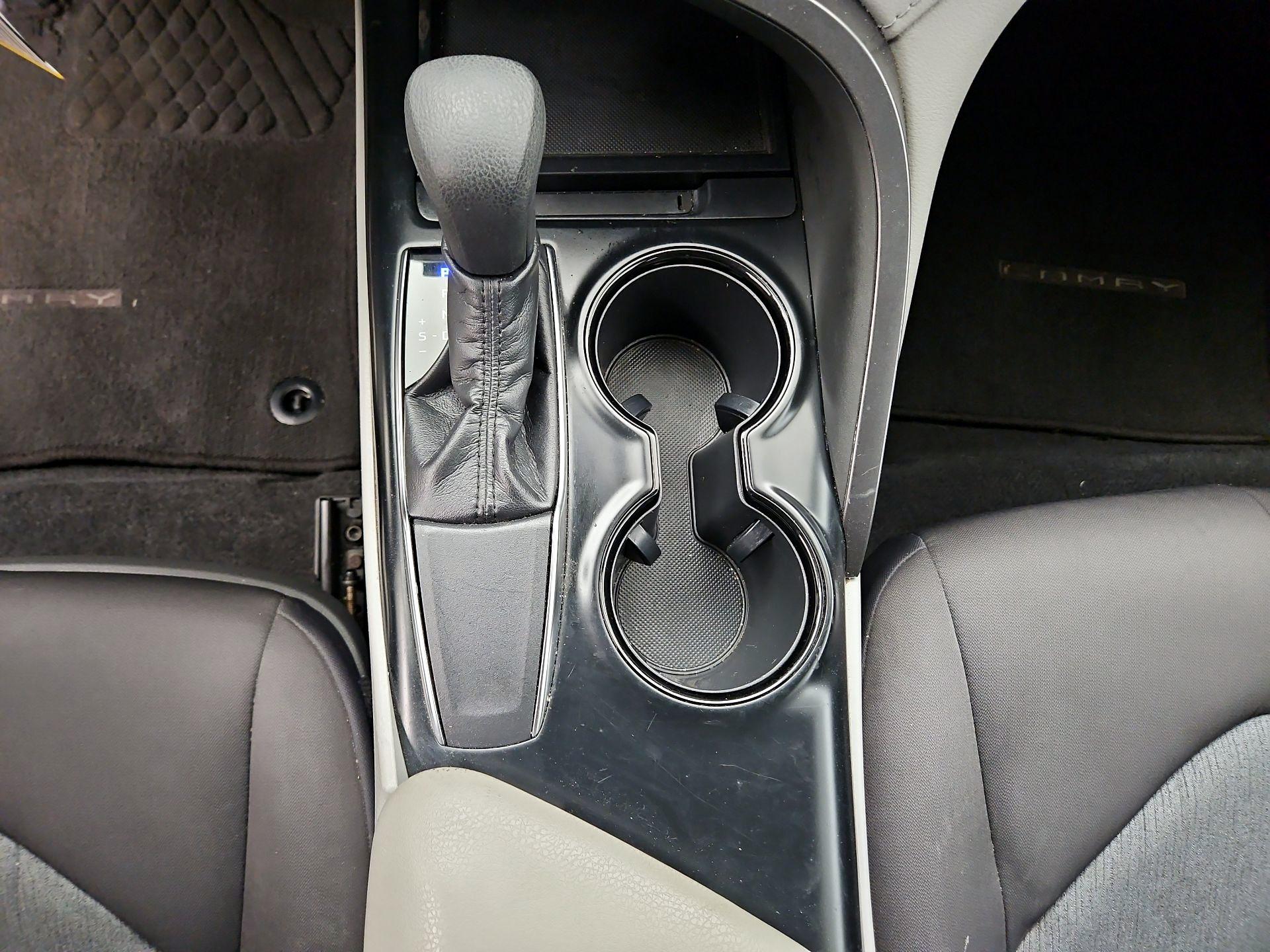 Thumbnail: 2019 Toyota Camry - 17