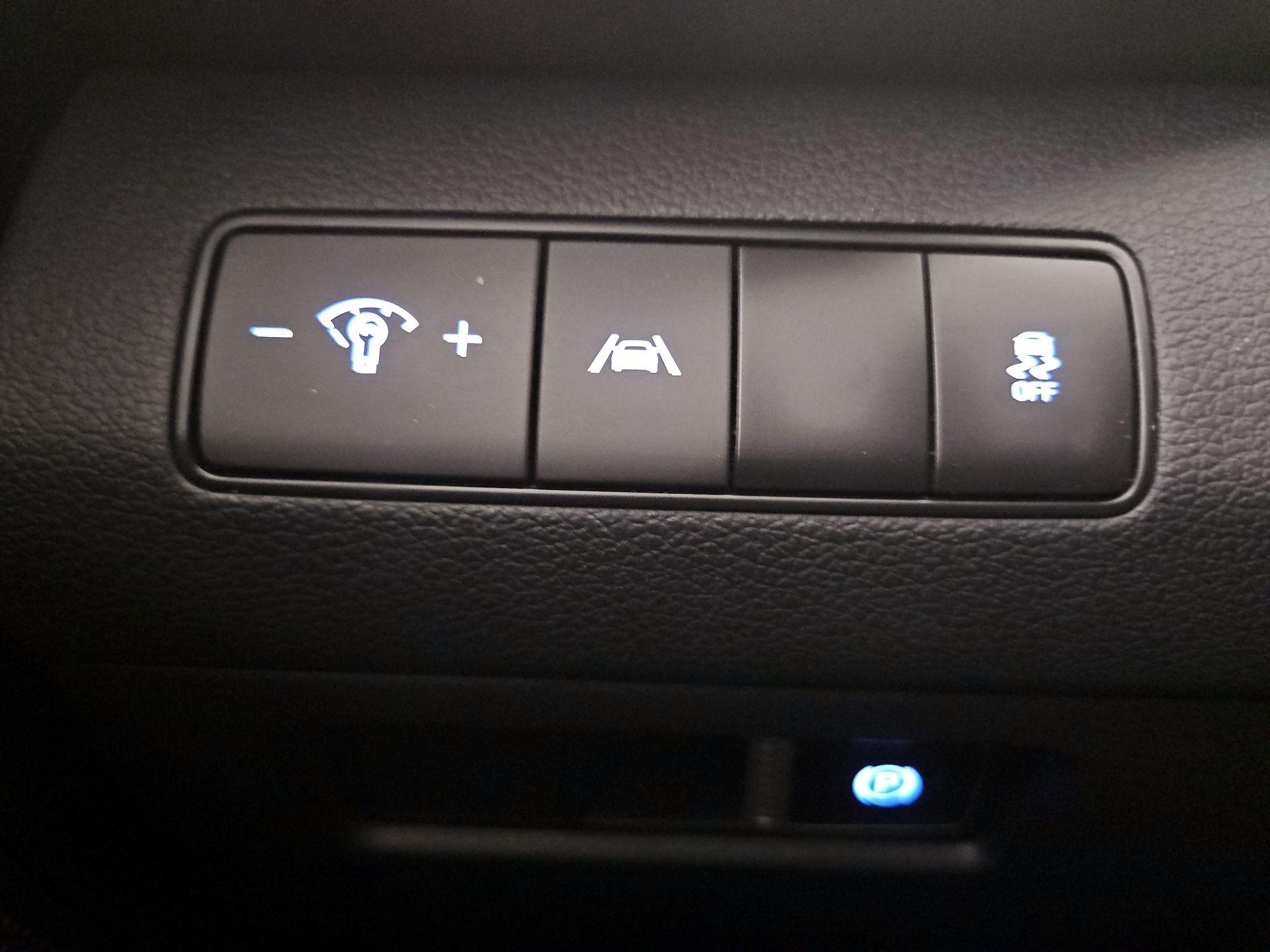 Thumbnail: 2022 Hyundai Santa Fe - 13