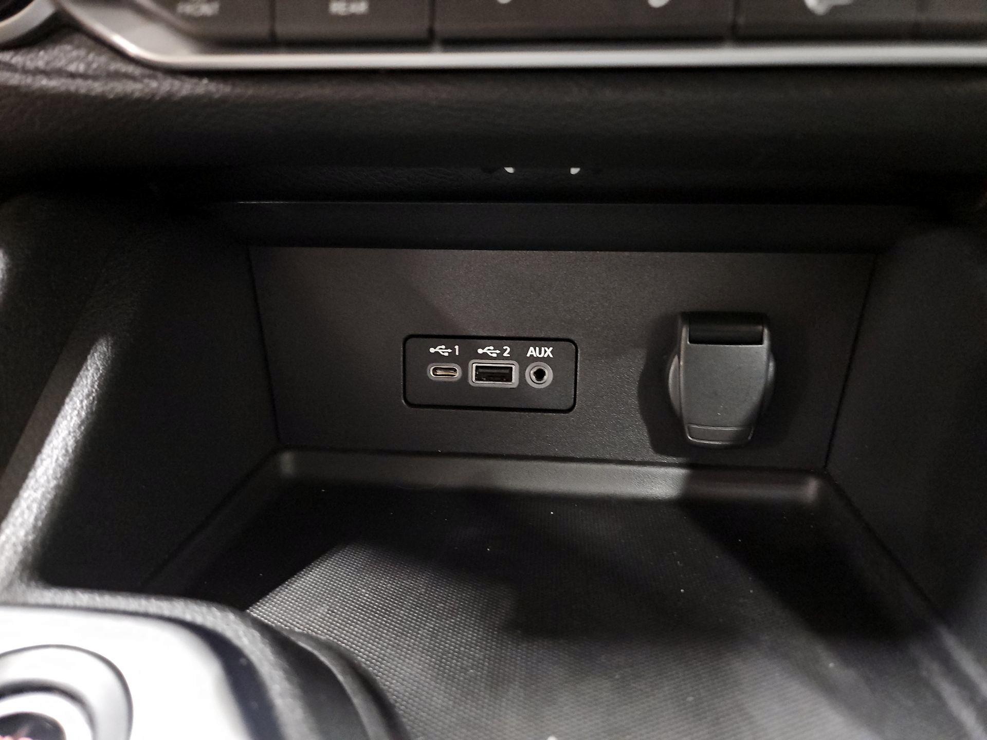 Thumbnail: 2020 Nissan Sentra - 17