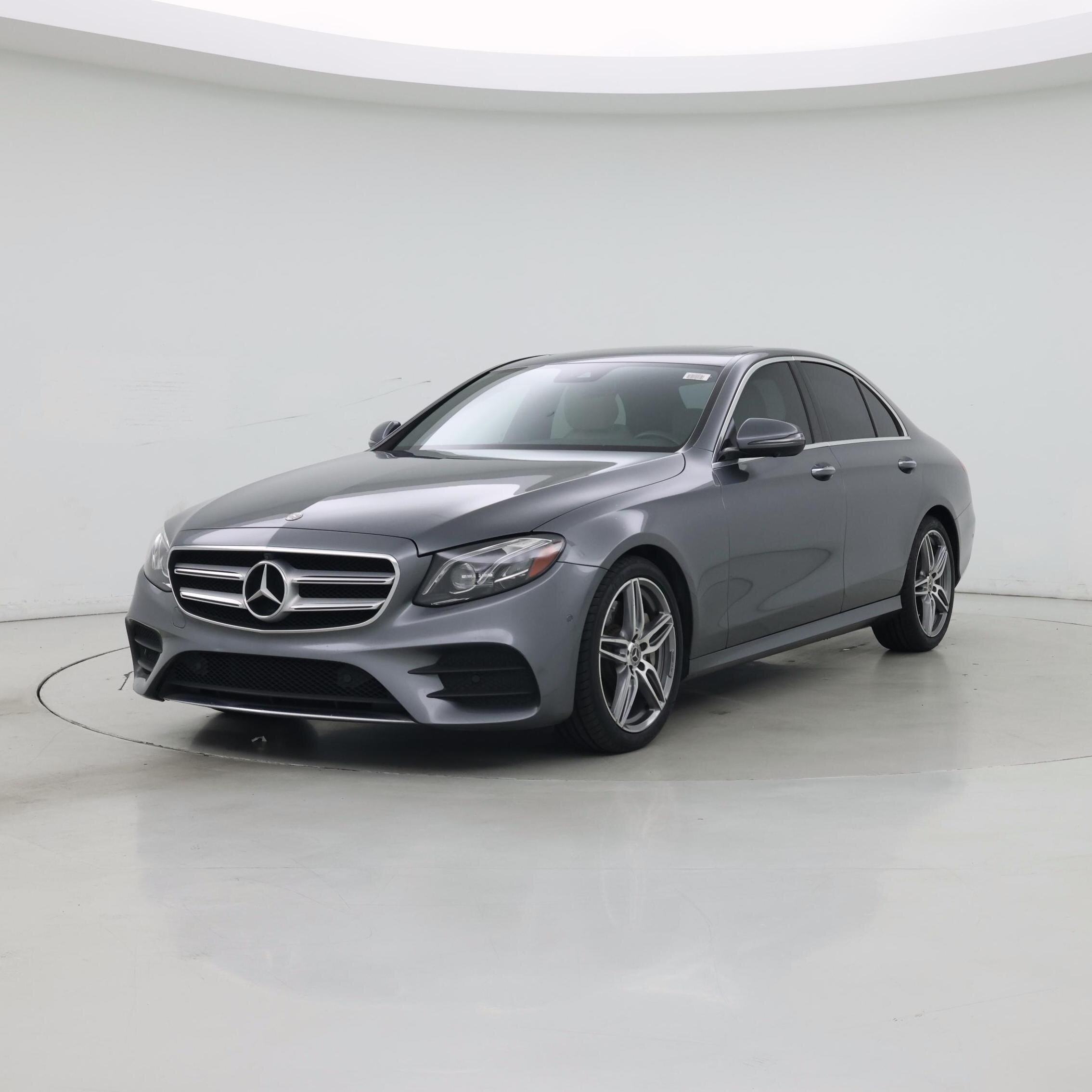 Thumbnail: 2019 Mercedes-Benz E-Class - 4