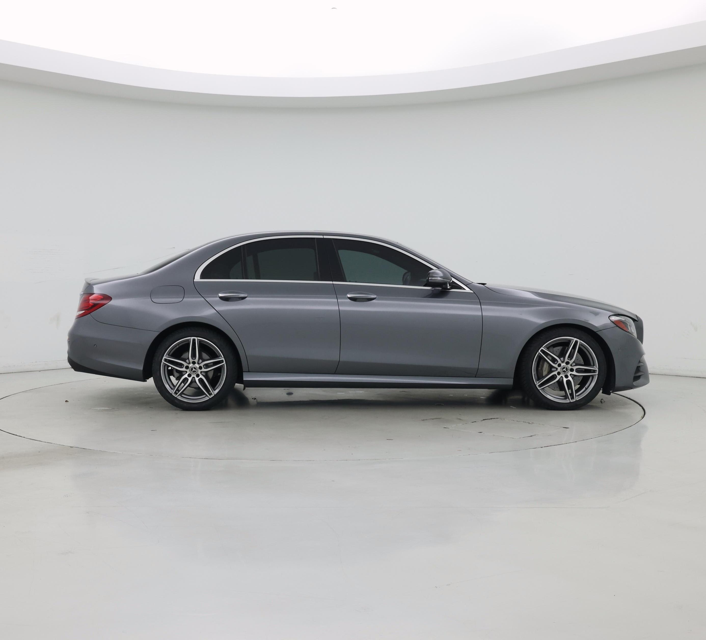 Thumbnail: 2019 Mercedes-Benz E-Class - 7