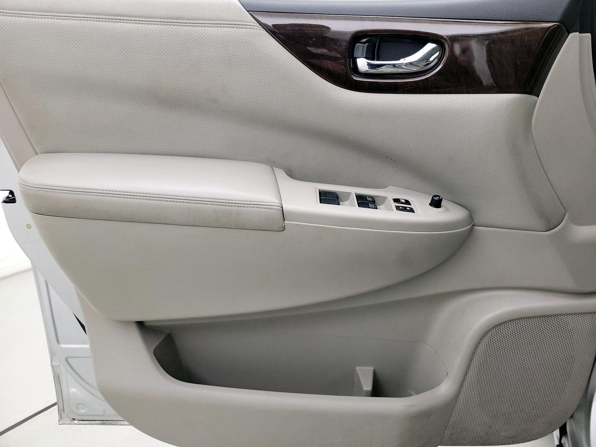 Thumbnail: 2017 Nissan Quest - 12