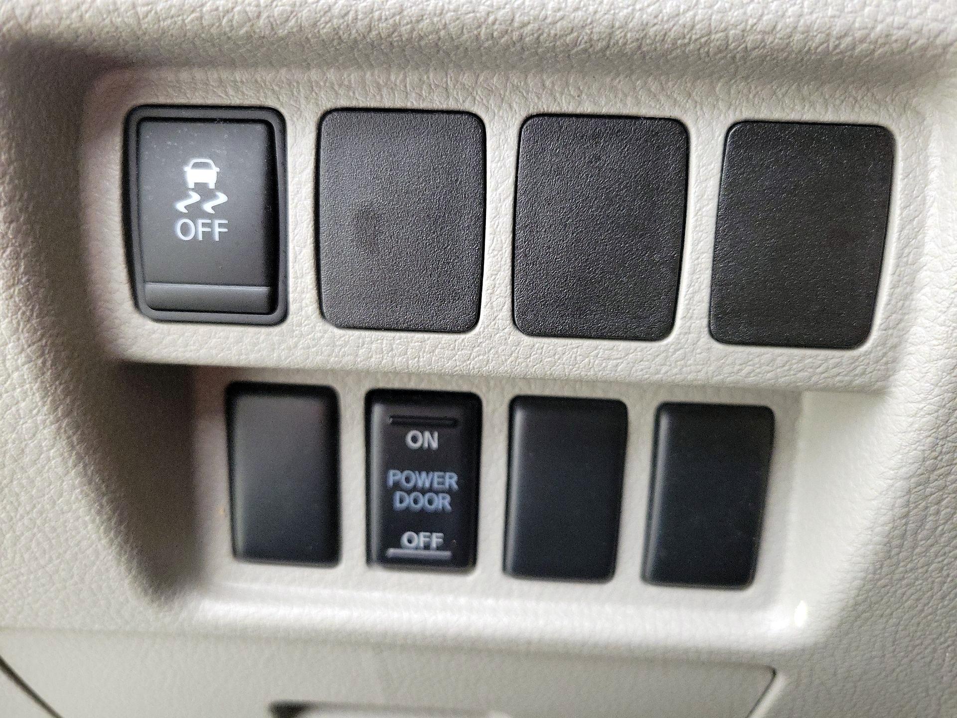 Thumbnail: 2017 Nissan Quest - 13