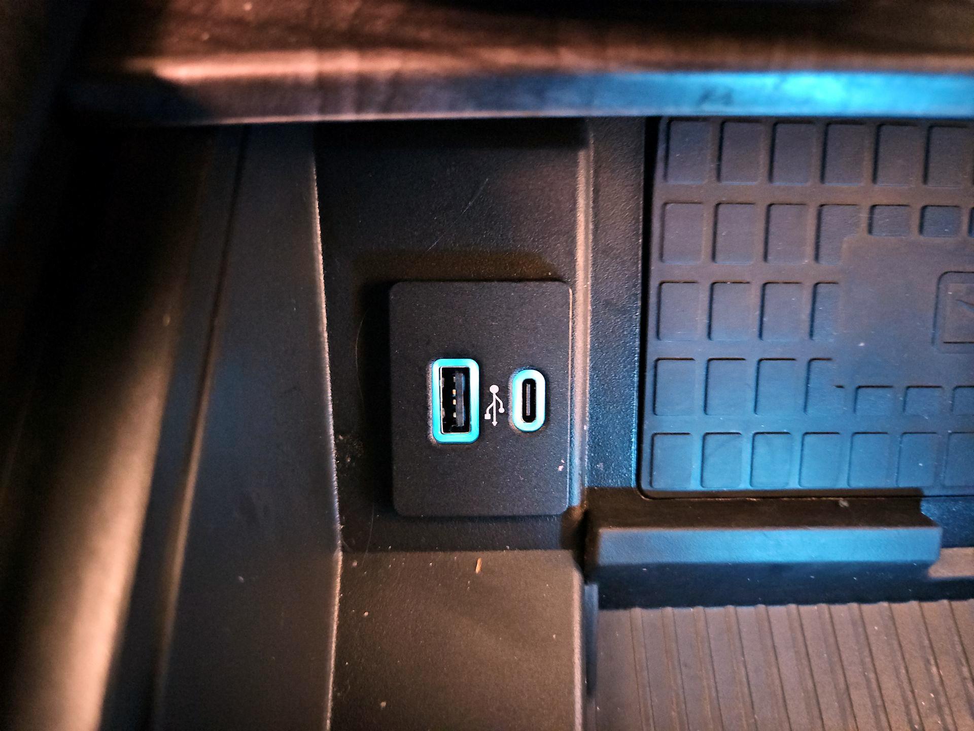 Thumbnail: 2021 Ford Expedition - 19