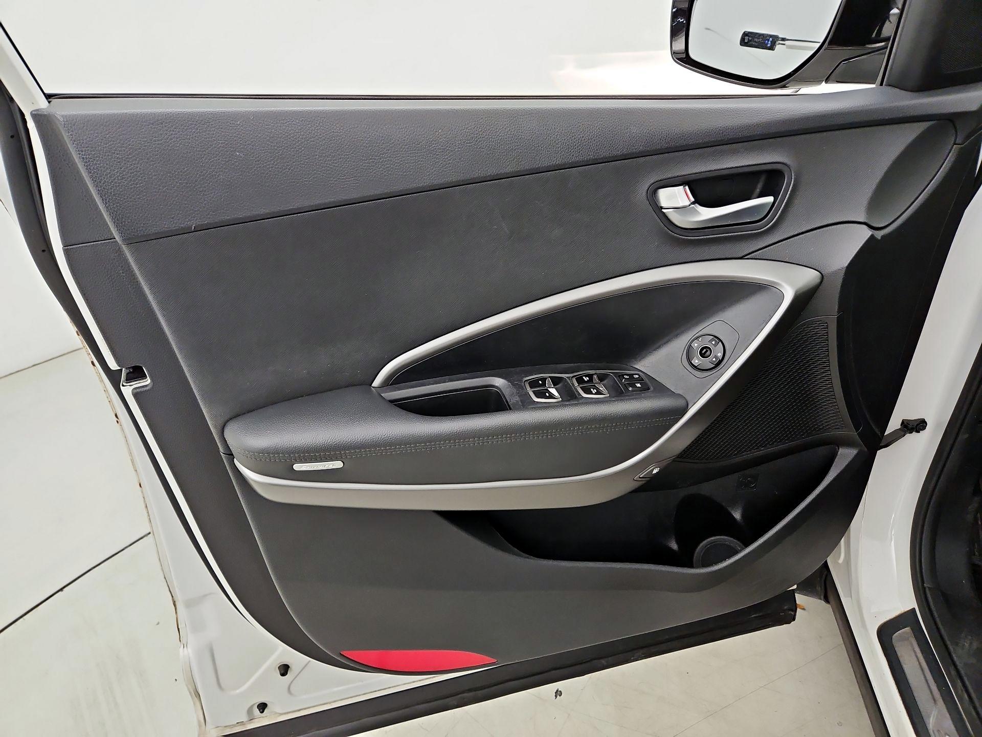 Thumbnail: 2018 Hyundai Santa Fe - 12