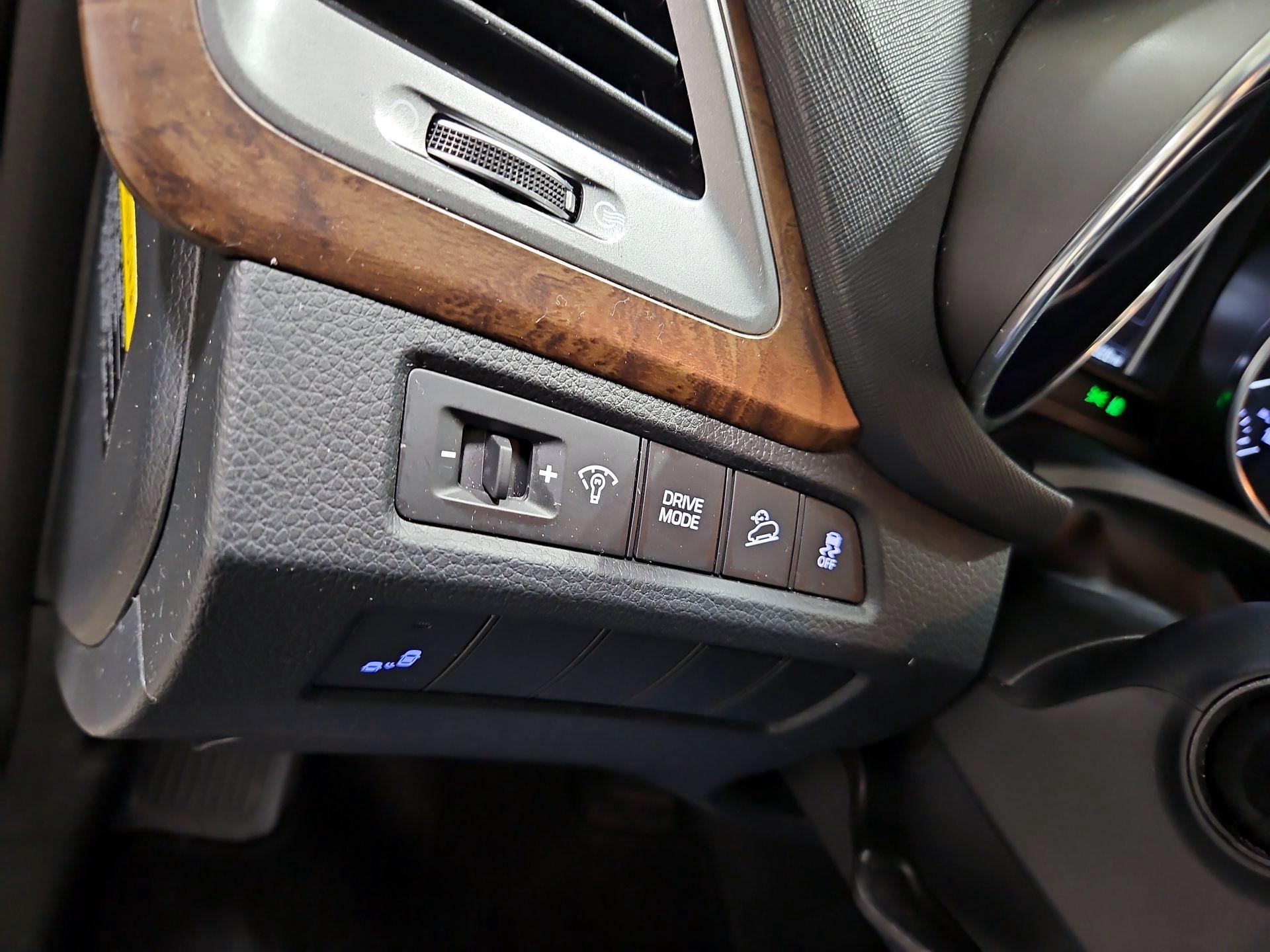 Thumbnail: 2018 Hyundai Santa Fe - 13