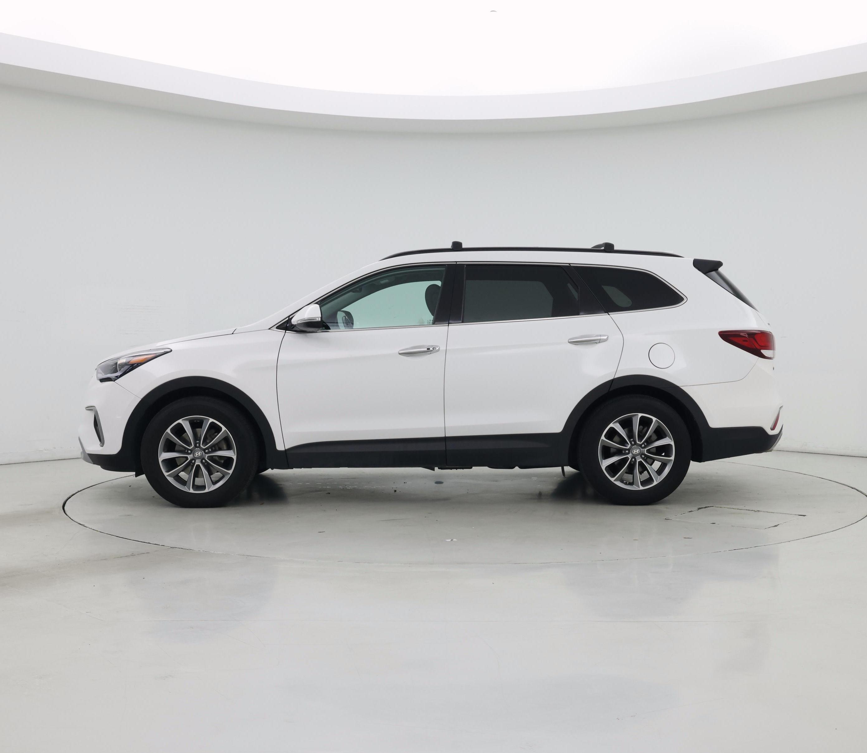 Thumbnail: 2018 Hyundai Santa Fe - 3