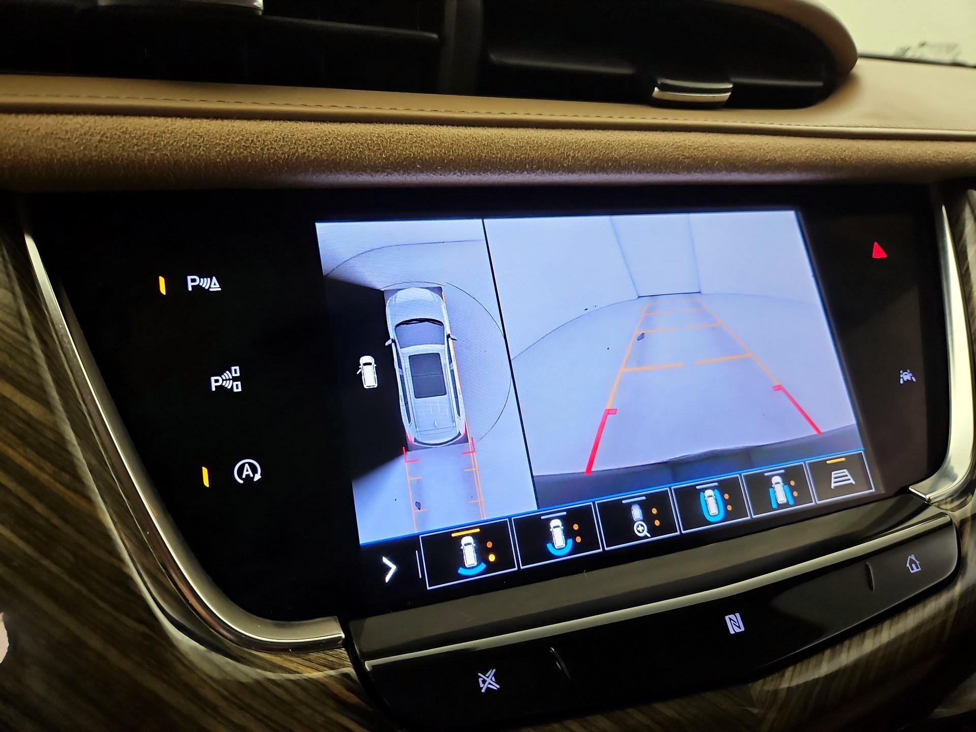 Thumbnail: 2020 Cadillac XT6 - 15