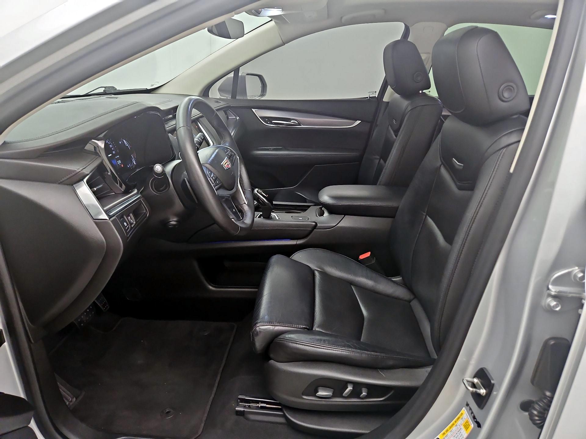 Thumbnail: 2017 Cadillac XT5 - 11