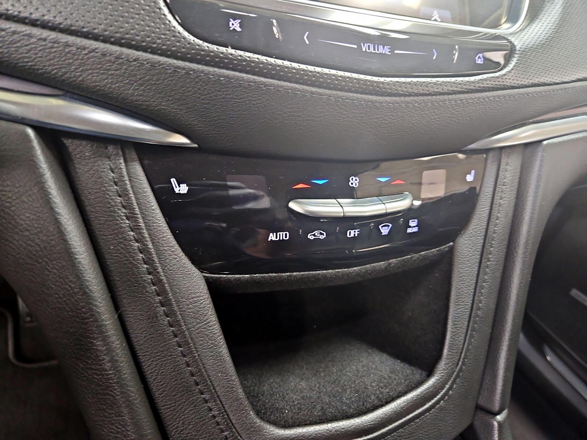 Thumbnail: 2017 Cadillac XT5 - 16