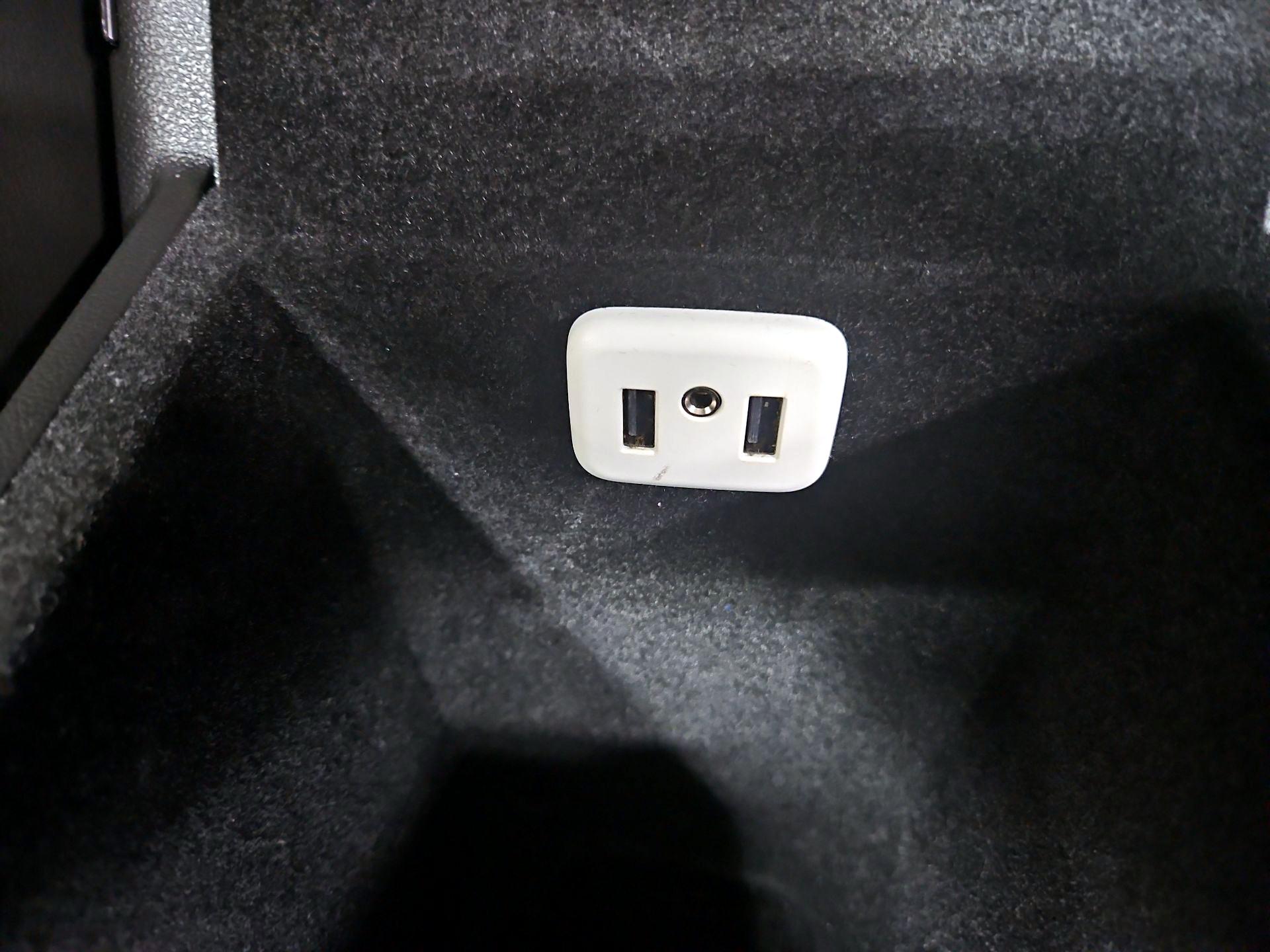 Thumbnail: 2017 Cadillac XT5 - 18