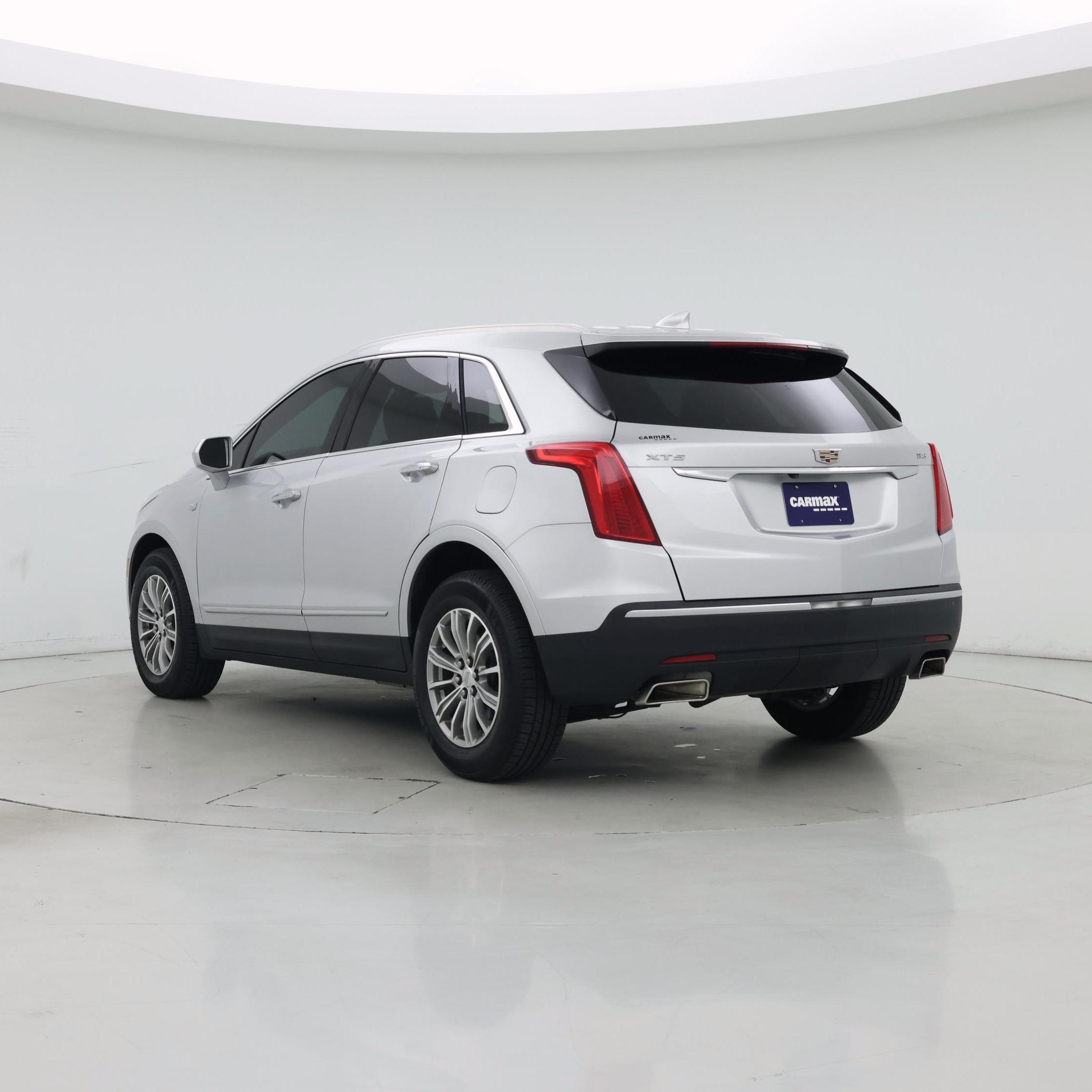 Thumbnail: 2017 Cadillac XT5 - 2