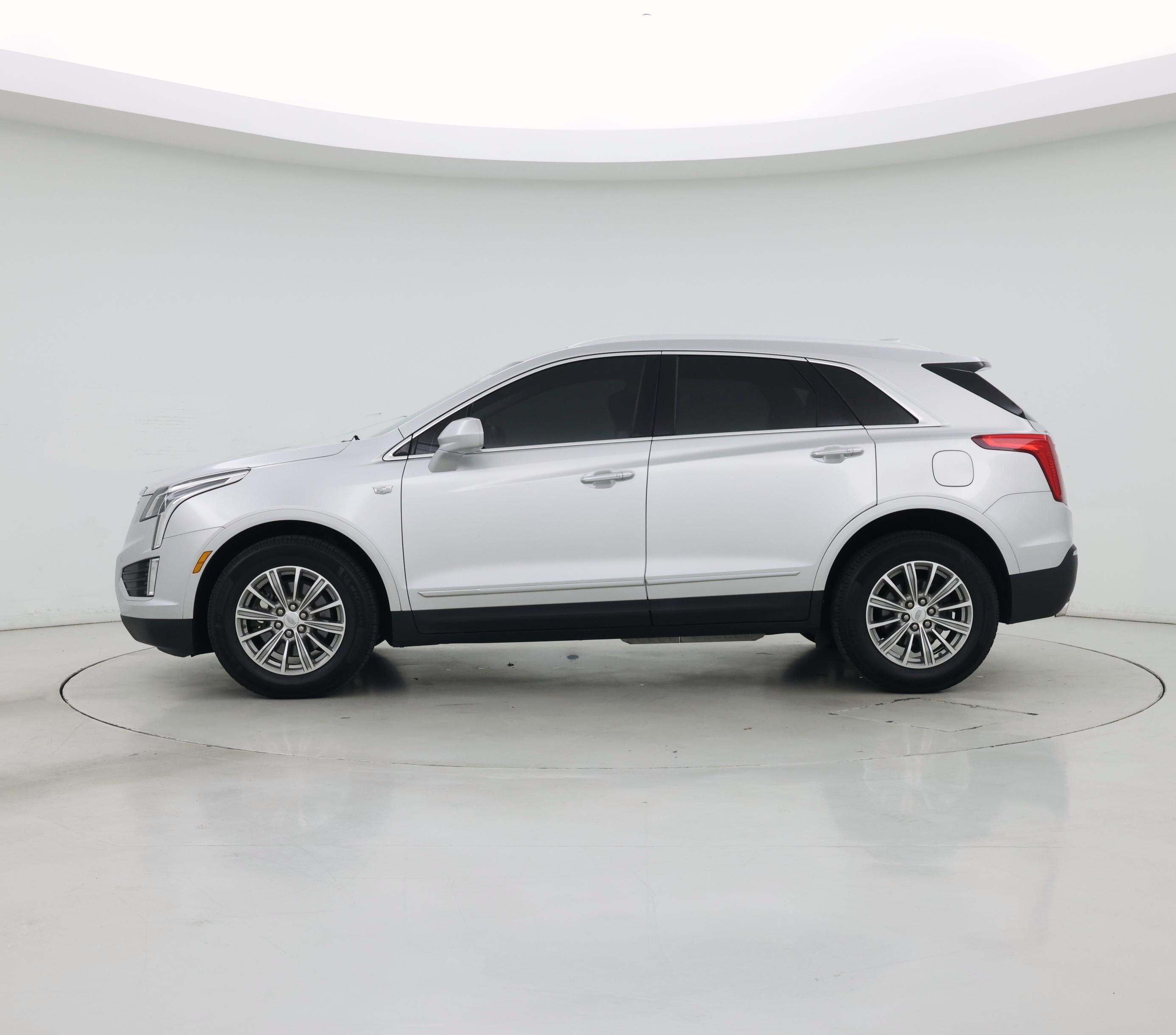 Thumbnail: 2017 Cadillac XT5 - 3