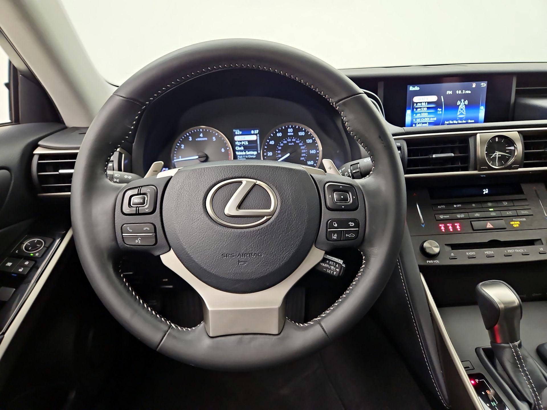 Thumbnail: 2019 Lexus IS - 10