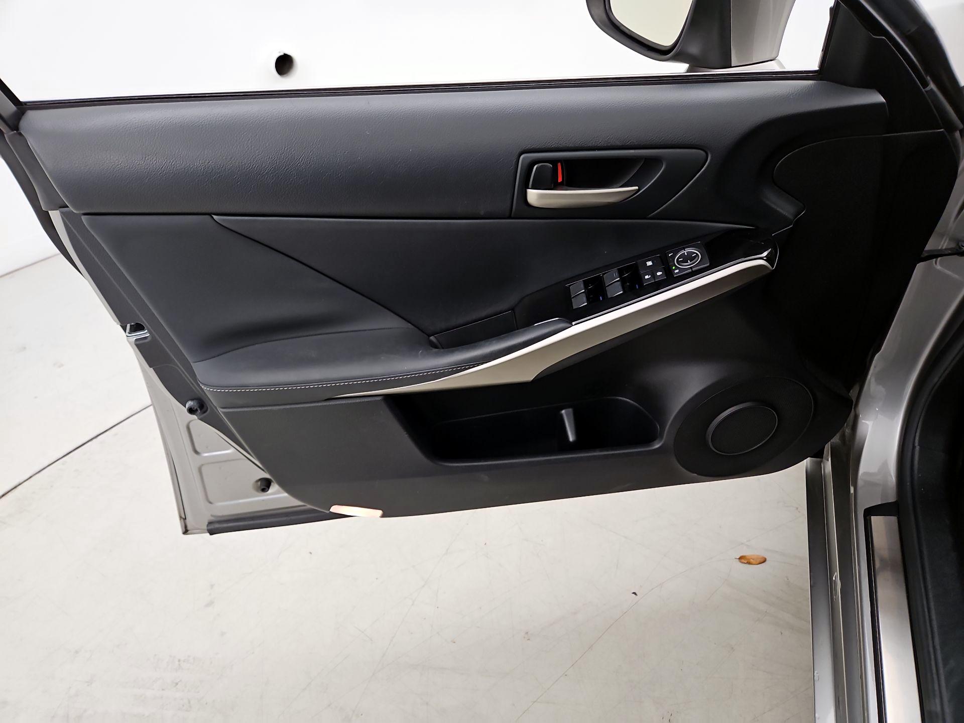 Thumbnail: 2019 Lexus IS - 12