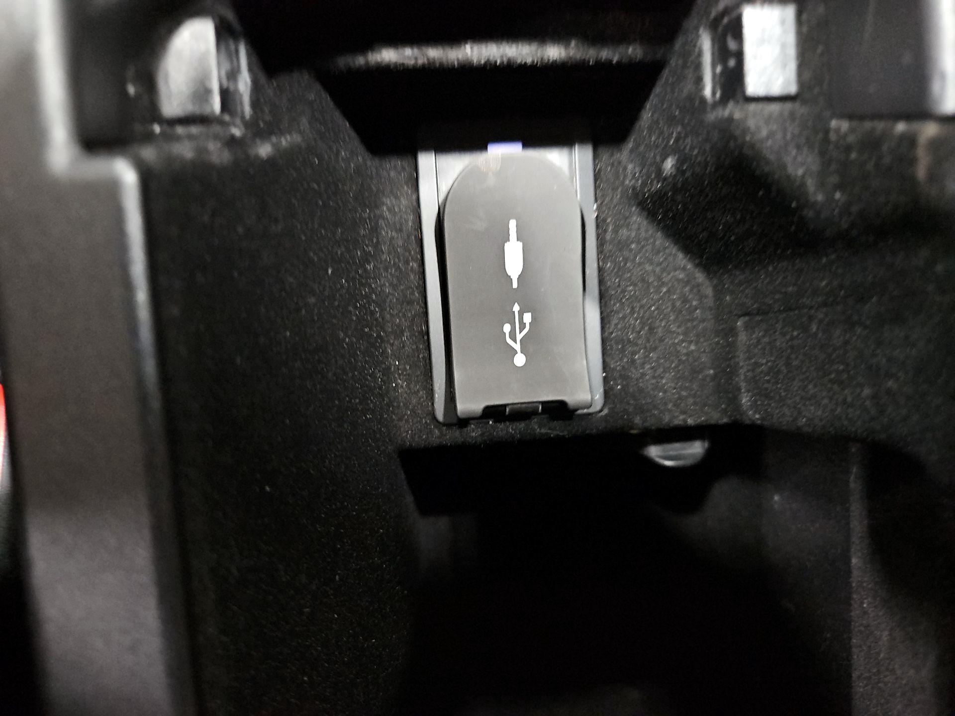 Thumbnail: 2019 Lexus IS - 18