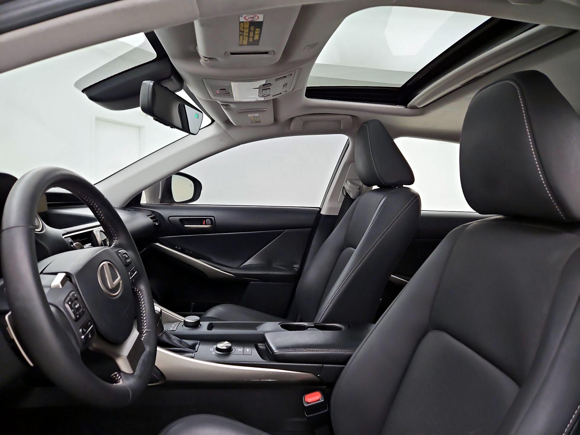 Thumbnail: 2019 Lexus IS - 19