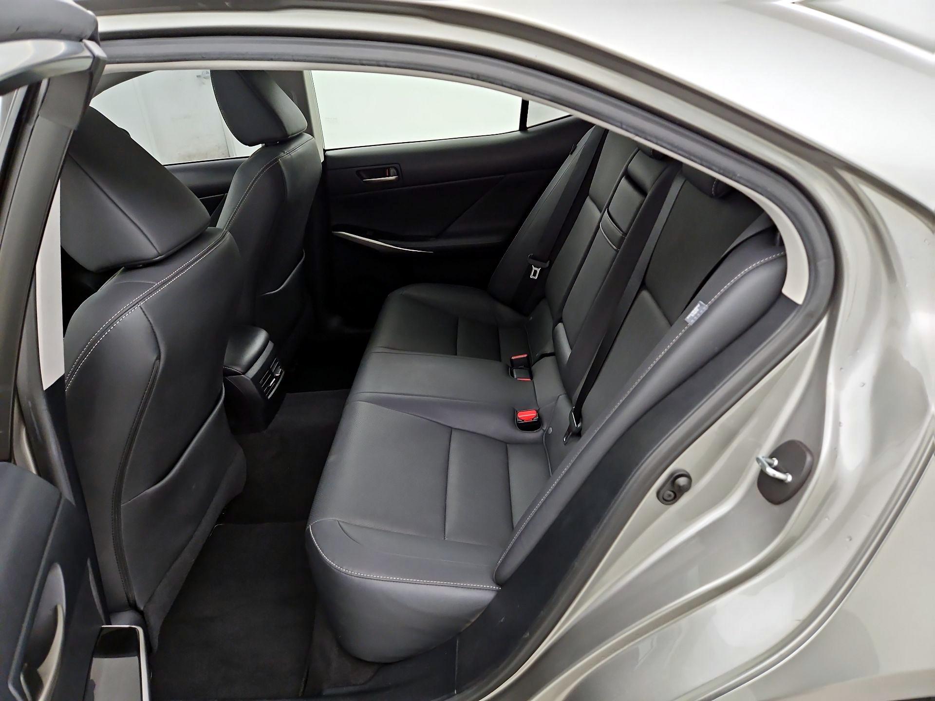 Thumbnail: 2019 Lexus IS - 20