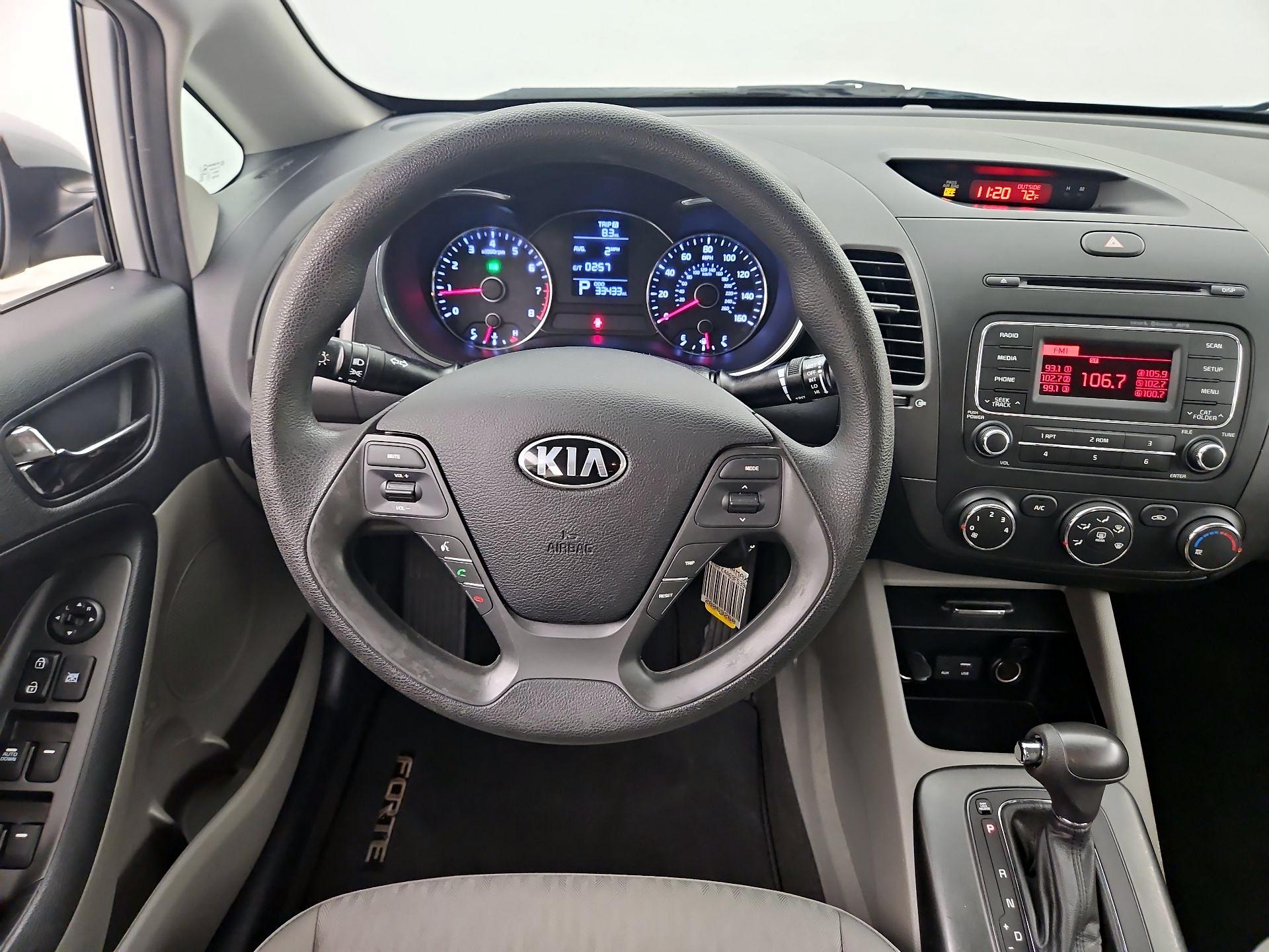 Thumbnail: 2015 Kia Forte - 10