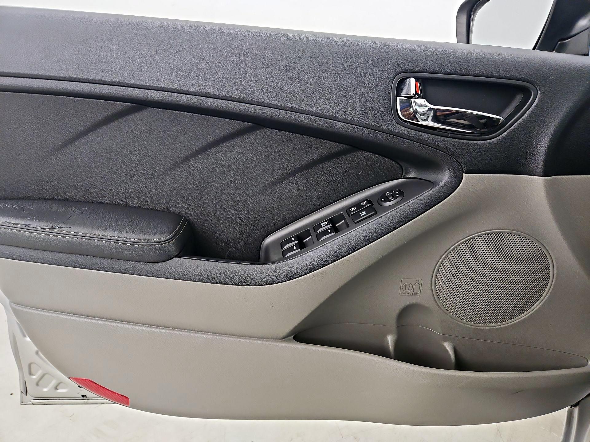 Thumbnail: 2015 Kia Forte - 12