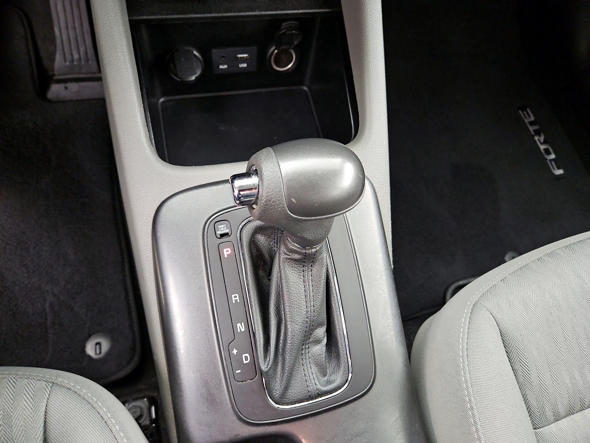 Thumbnail: 2015 Kia Forte - 16