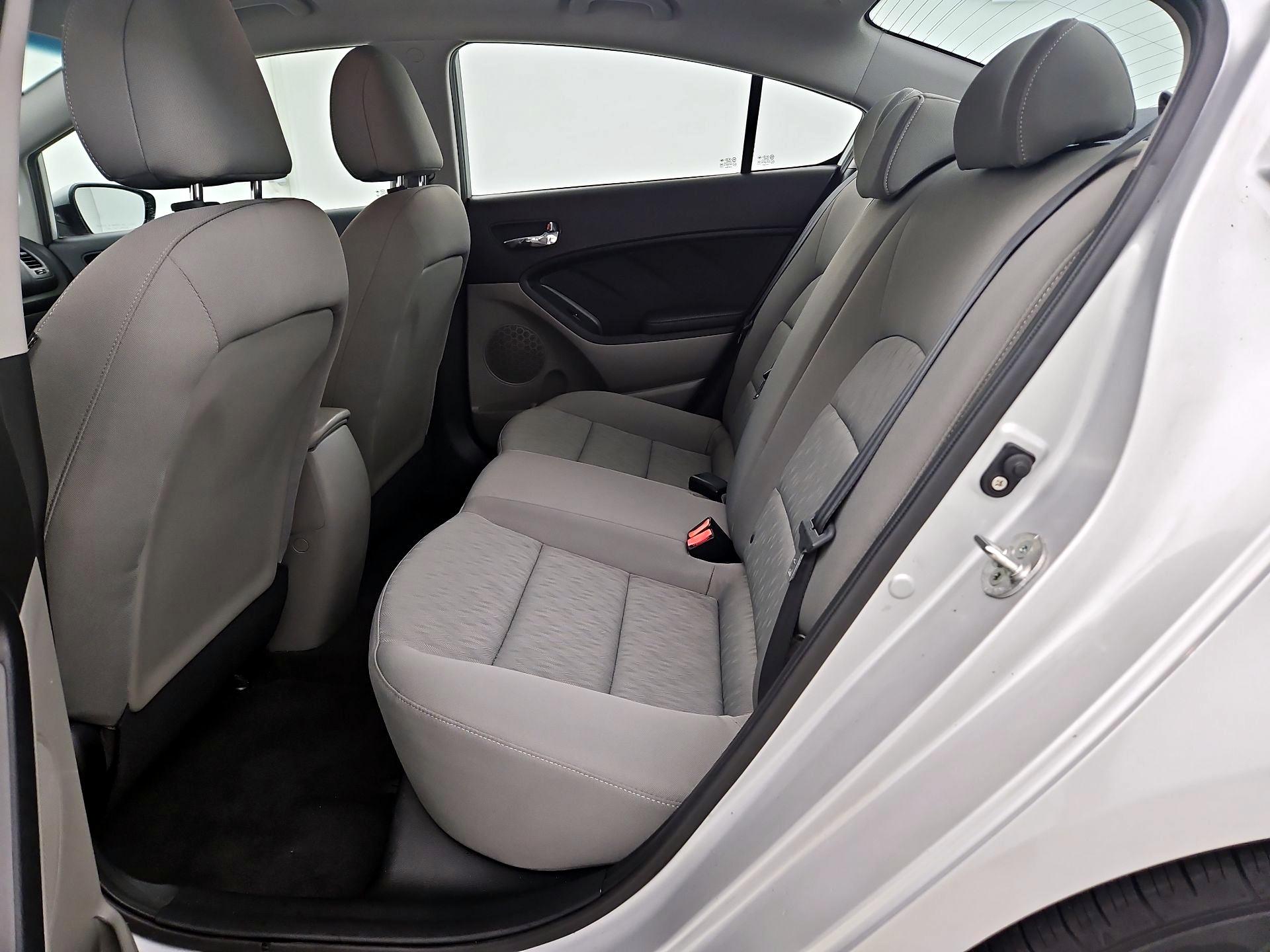 Thumbnail: 2015 Kia Forte - 18