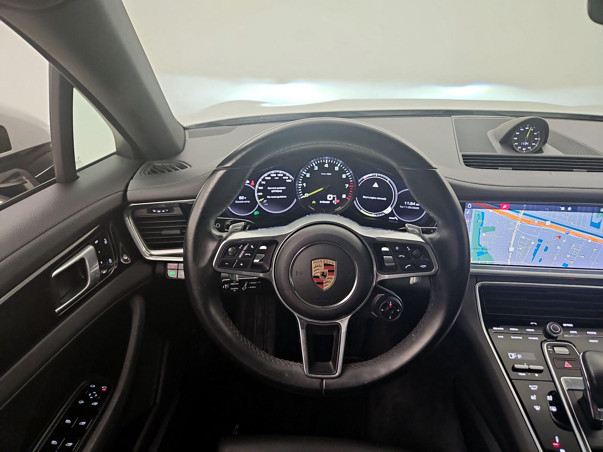 Thumbnail: 2020 Porsche Panamera - 10