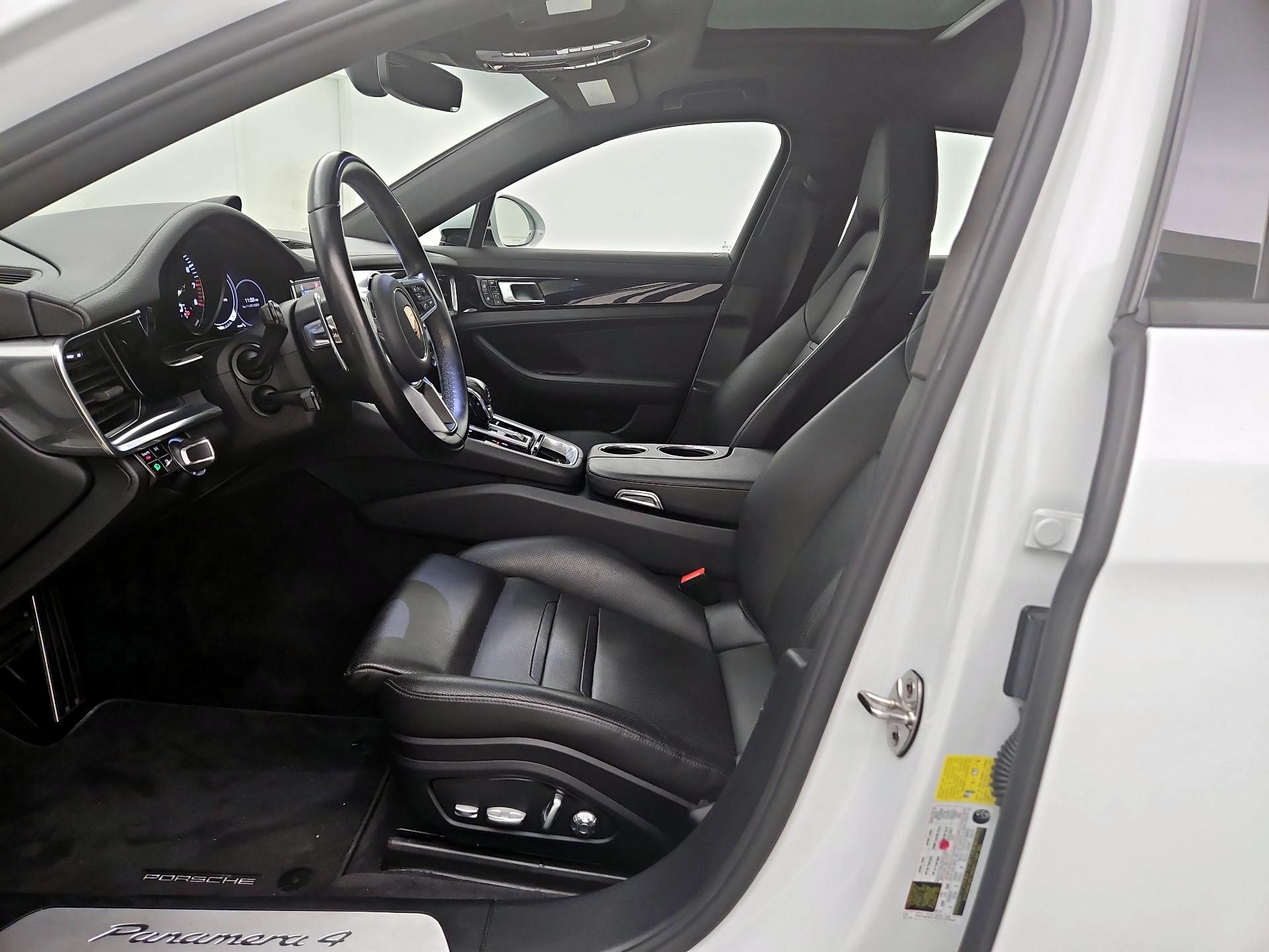 Thumbnail: 2020 Porsche Panamera - 11