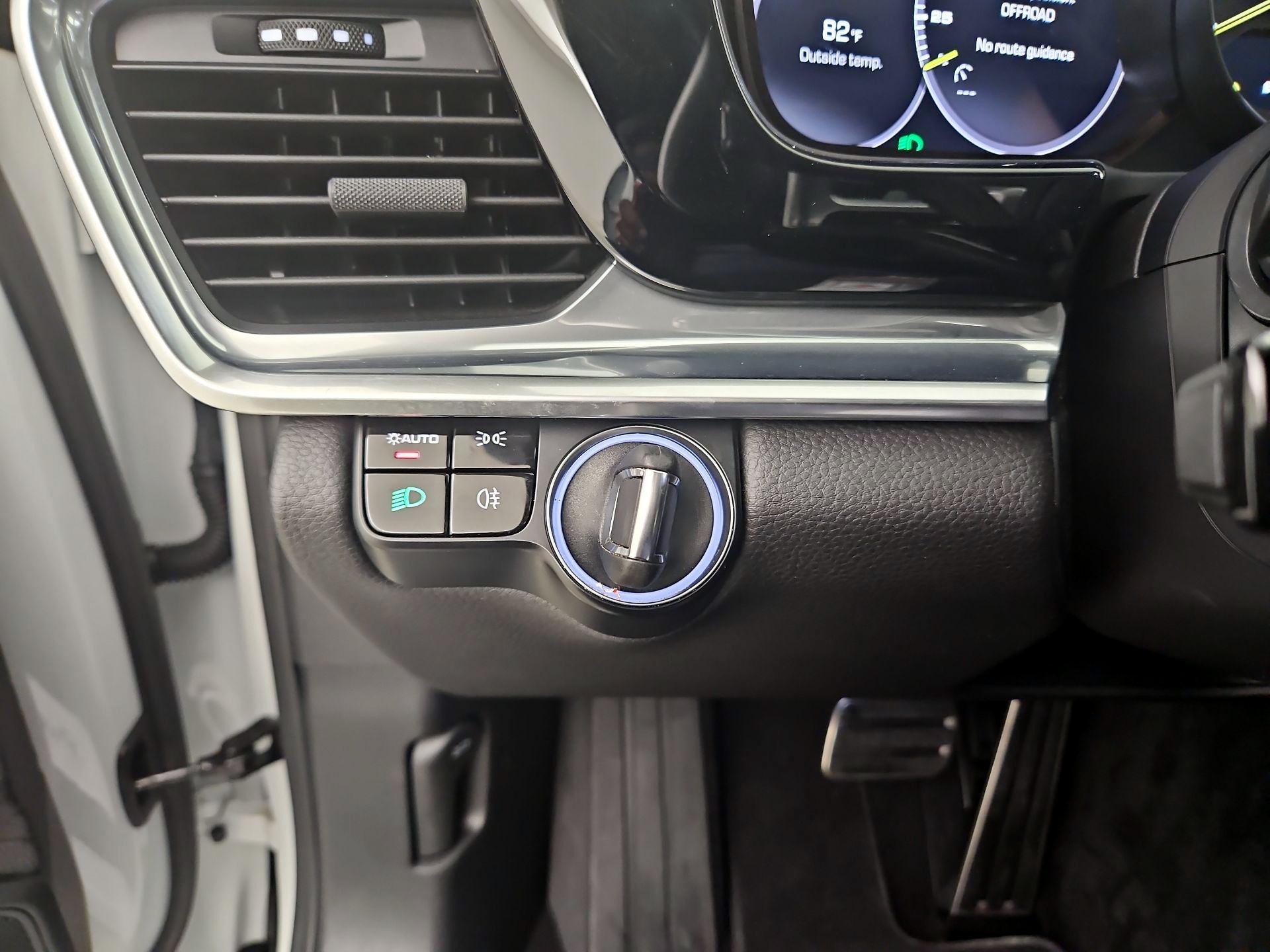 Thumbnail: 2020 Porsche Panamera - 13