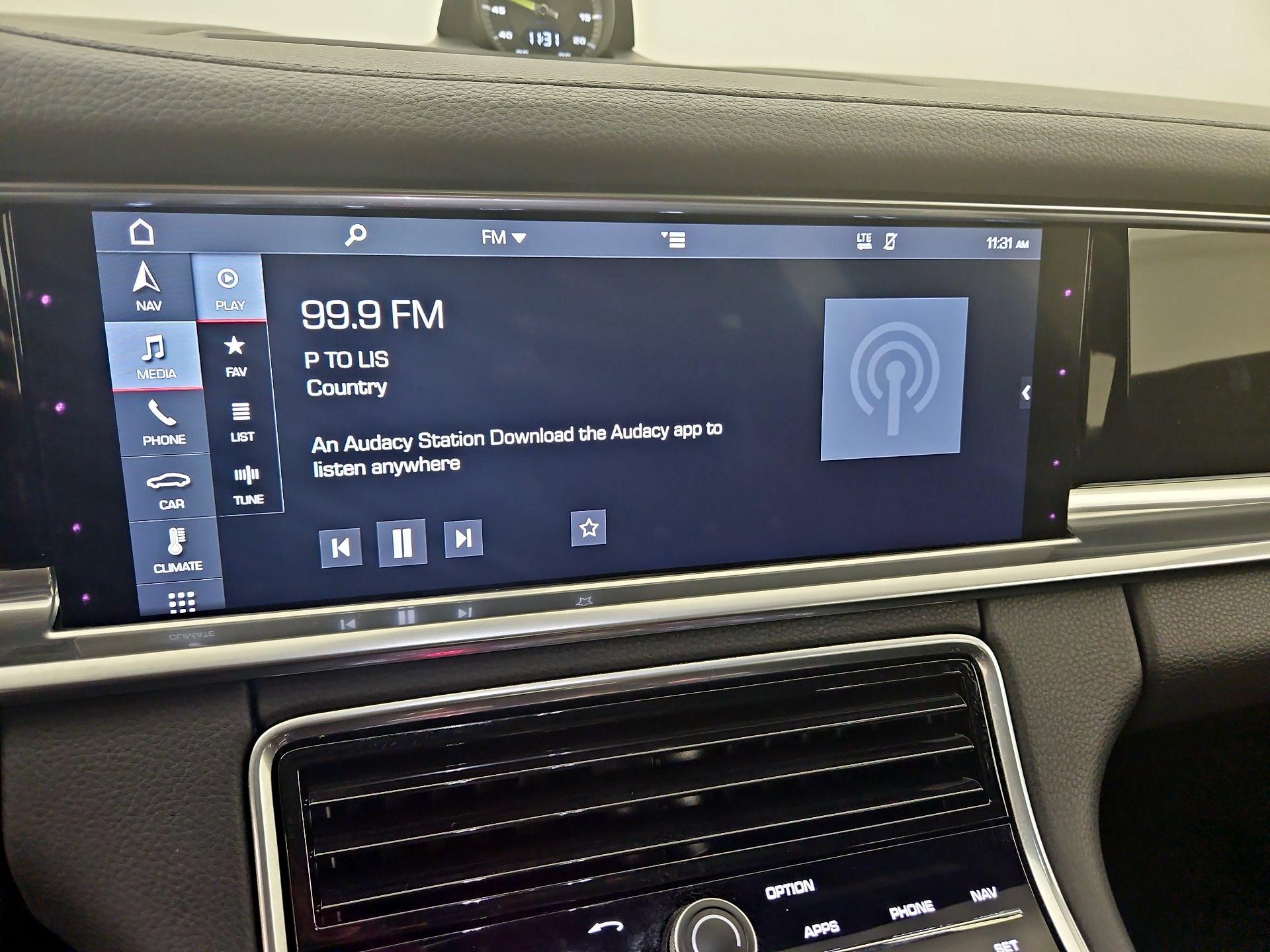 Thumbnail: 2020 Porsche Panamera - 16