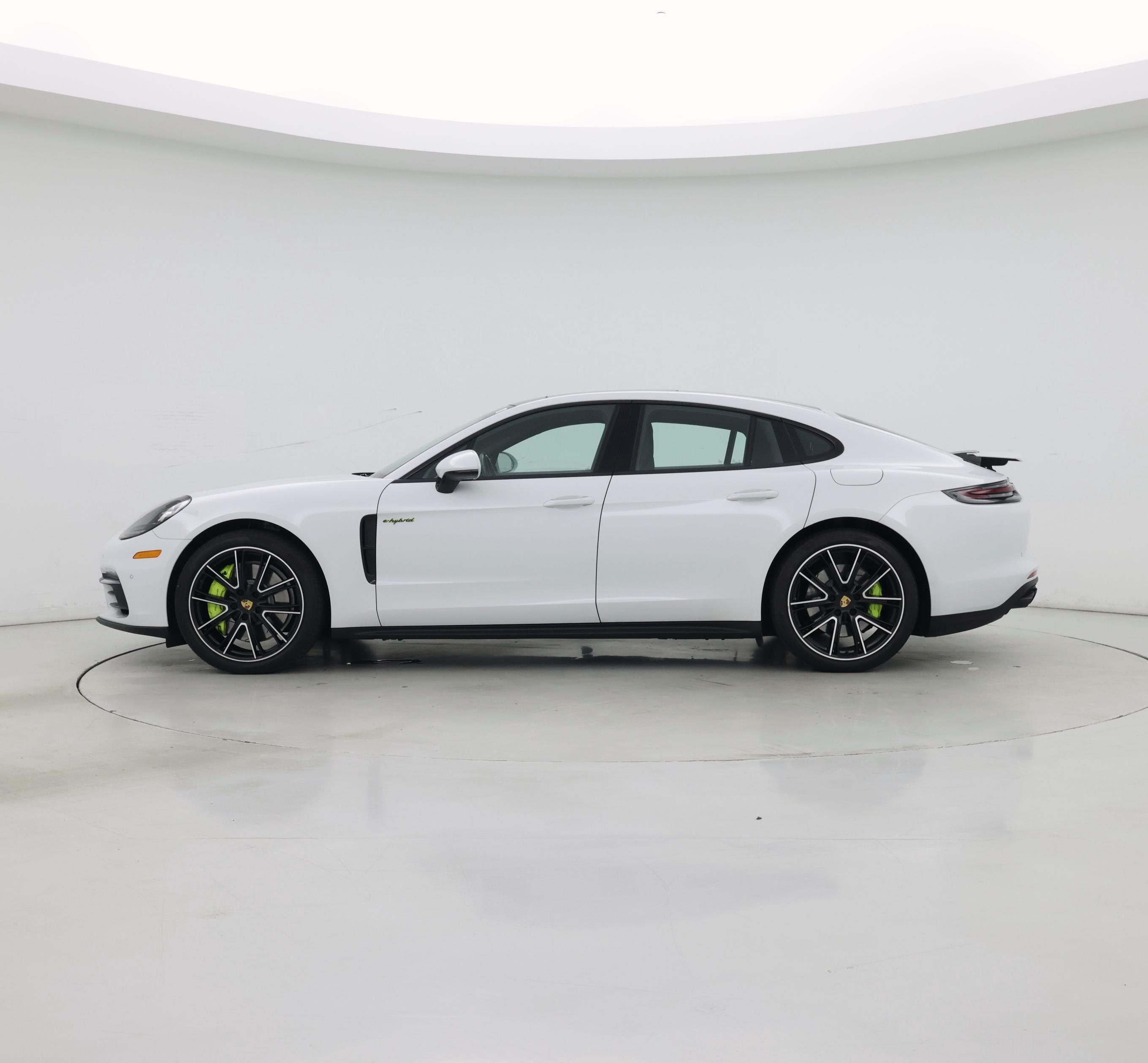 Thumbnail: 2020 Porsche Panamera - 3