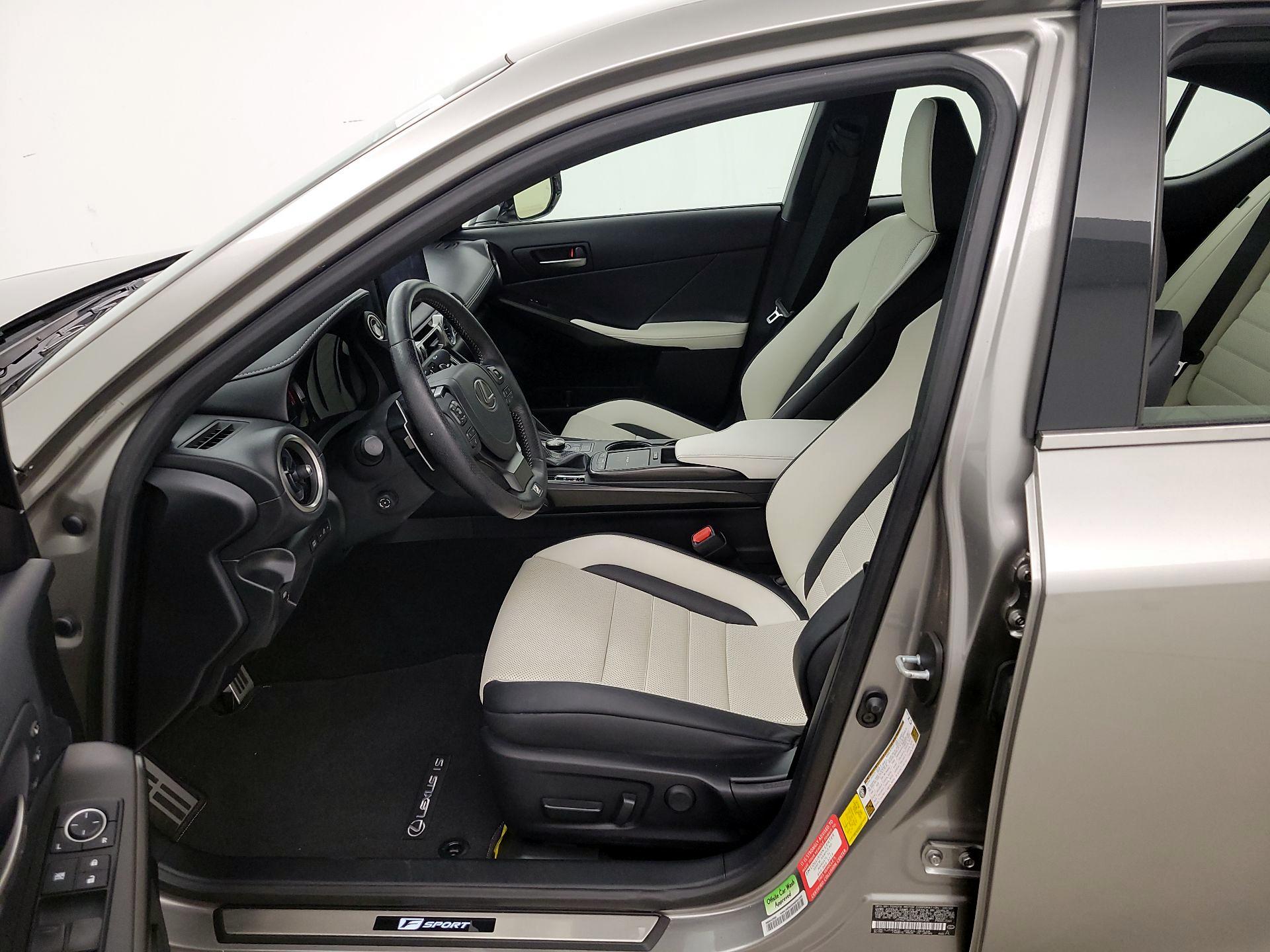 Thumbnail: 2022 Lexus IS - 11