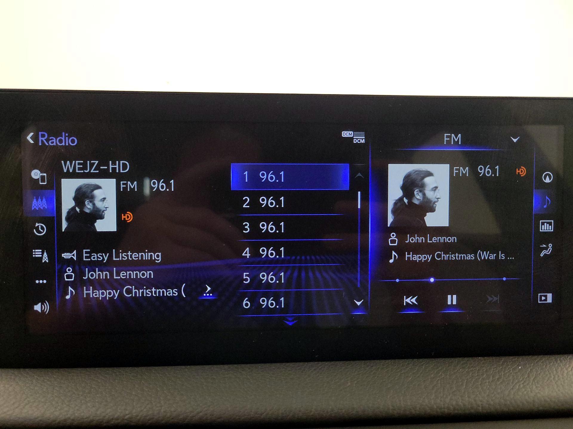 Thumbnail: 2022 Lexus IS - 16