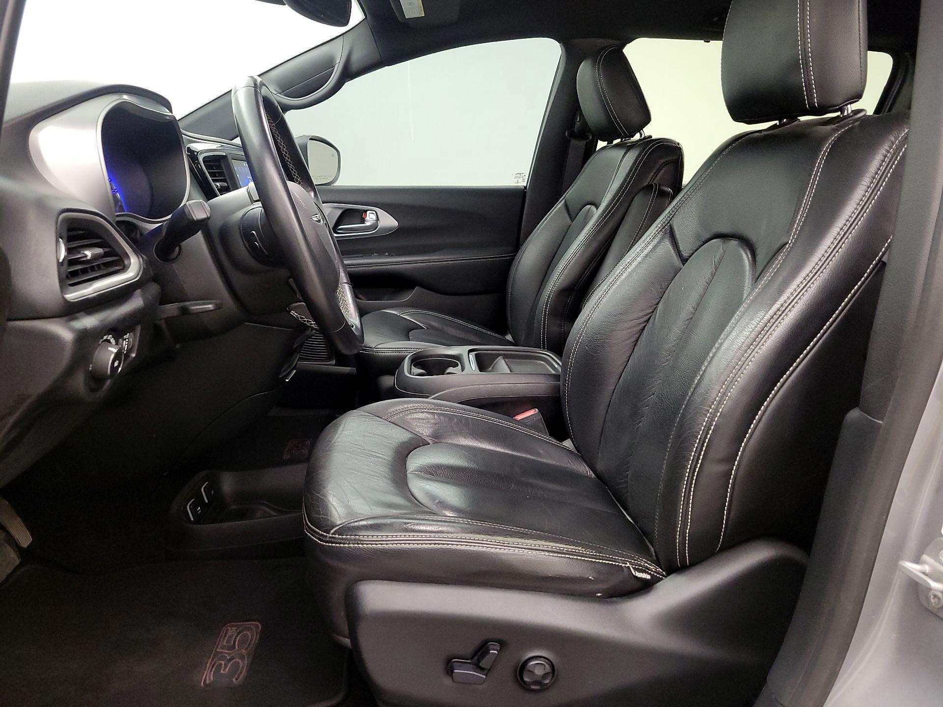 Thumbnail: 2020 Chrysler Pacifica - 11