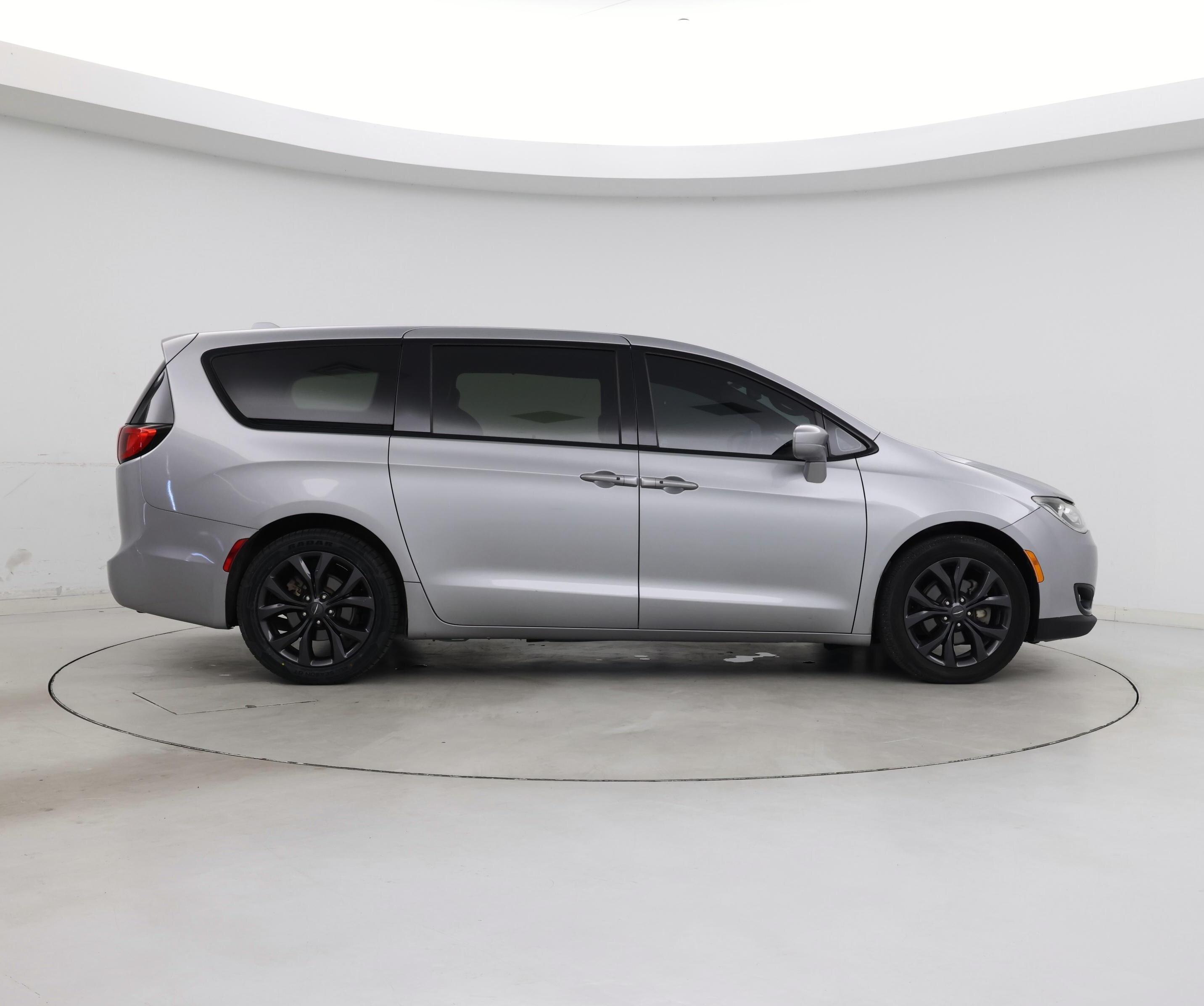 Thumbnail: 2020 Chrysler Pacifica - 7