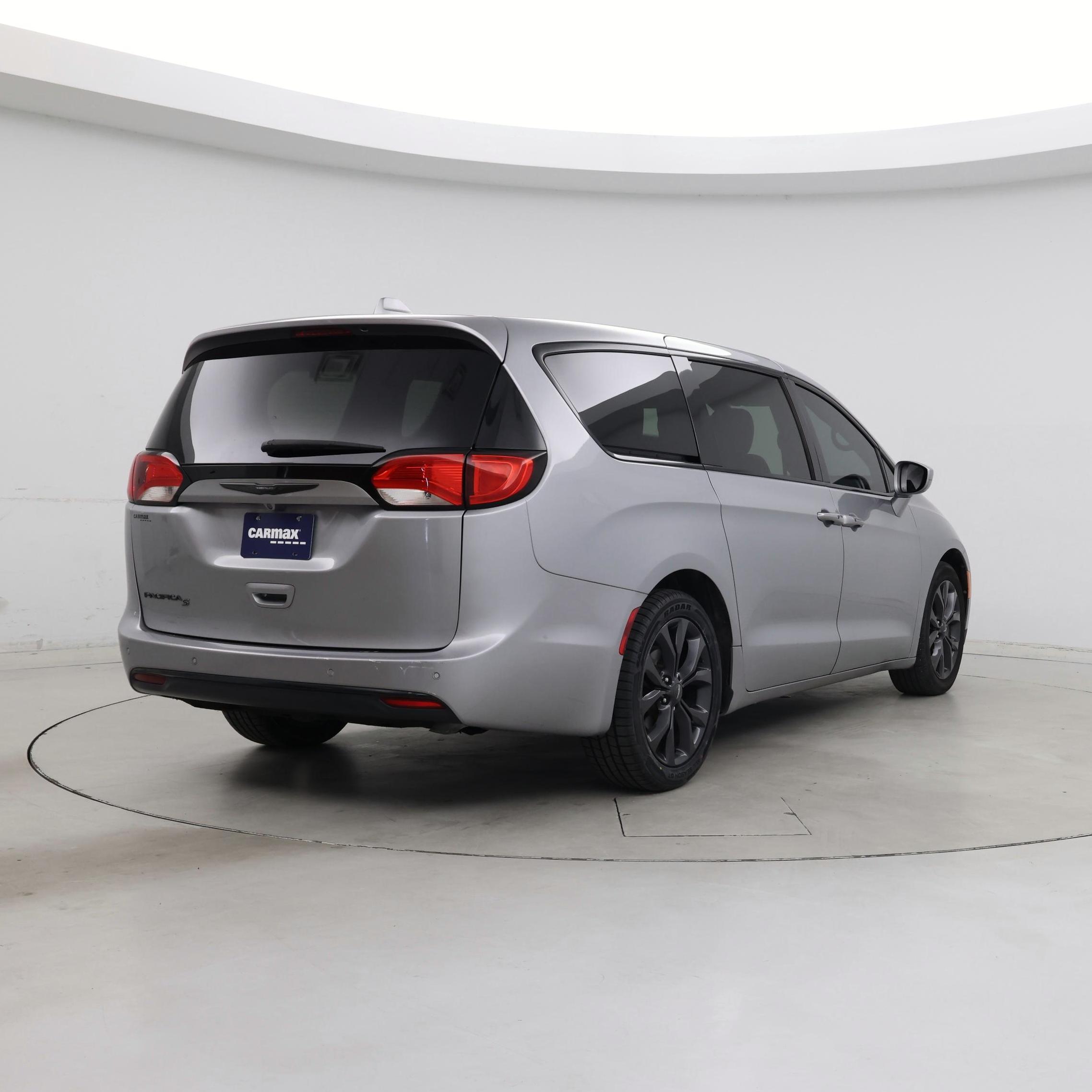 Thumbnail: 2020 Chrysler Pacifica - 8