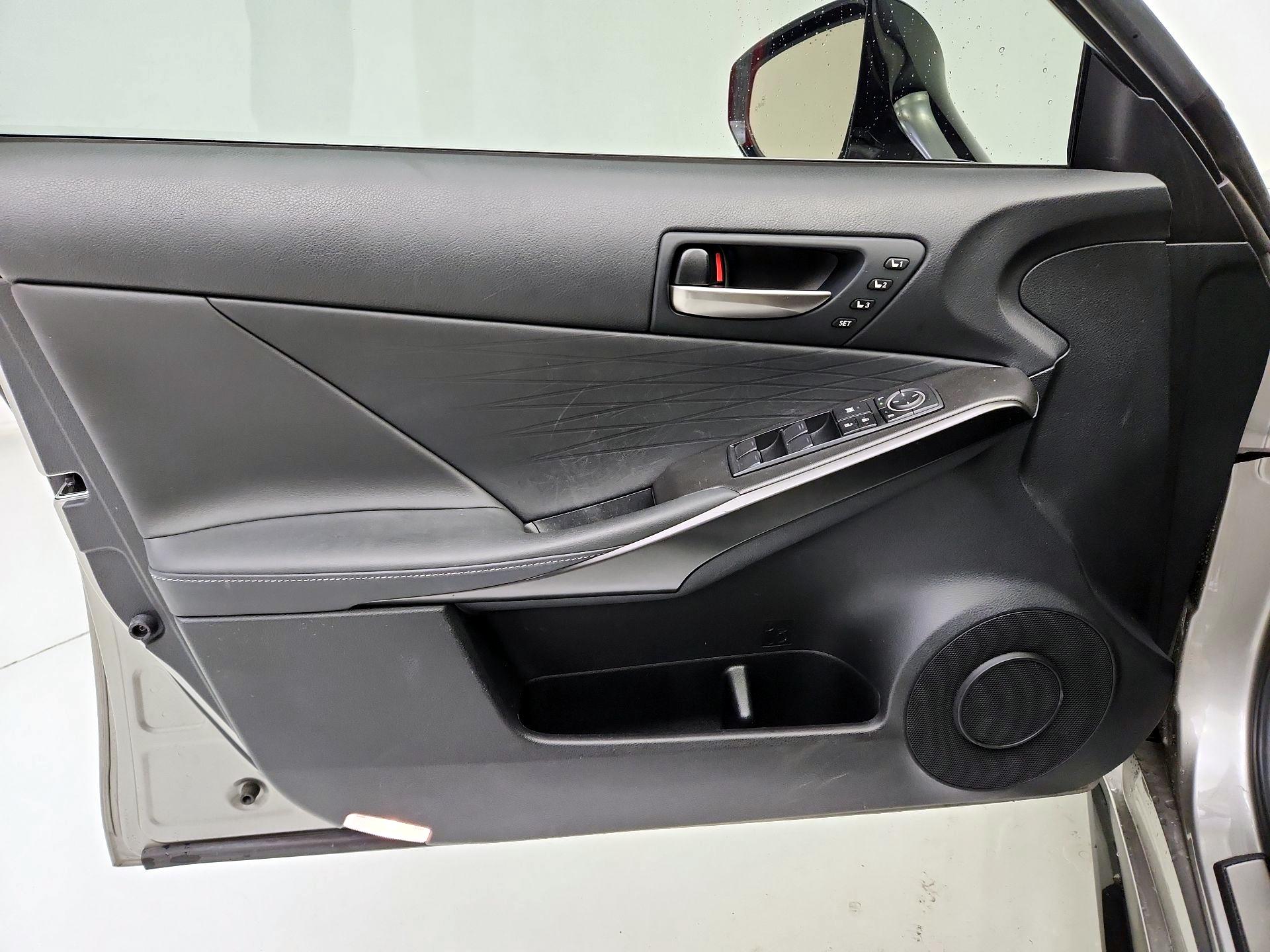 Thumbnail: 2023 Lexus IS - 12