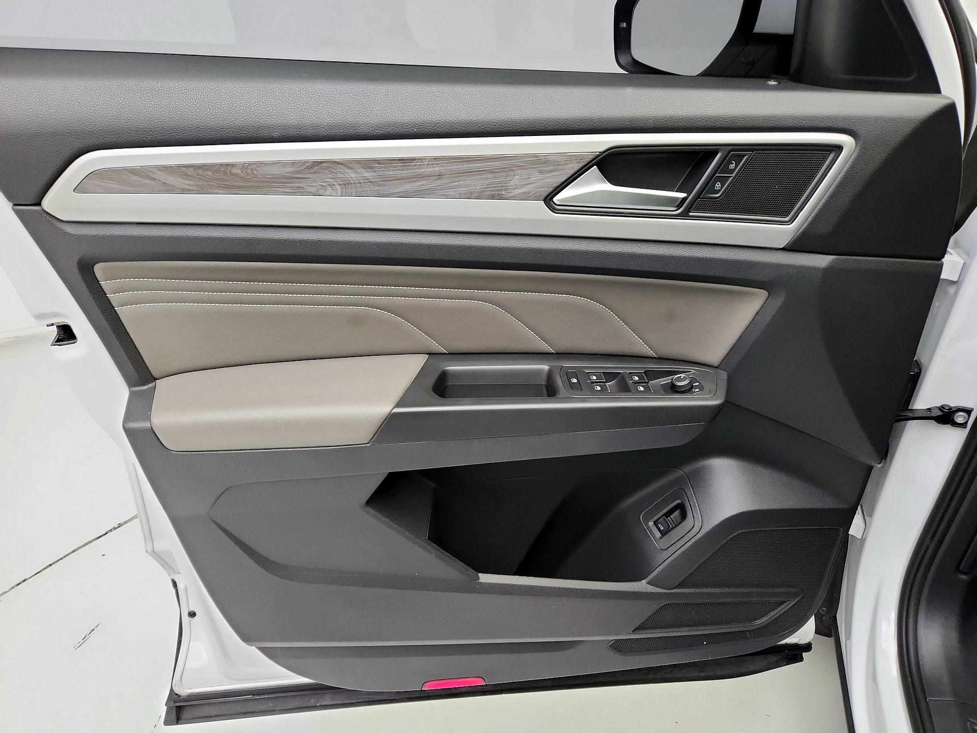 Thumbnail: 2023 Volkswagen Atlas - 12