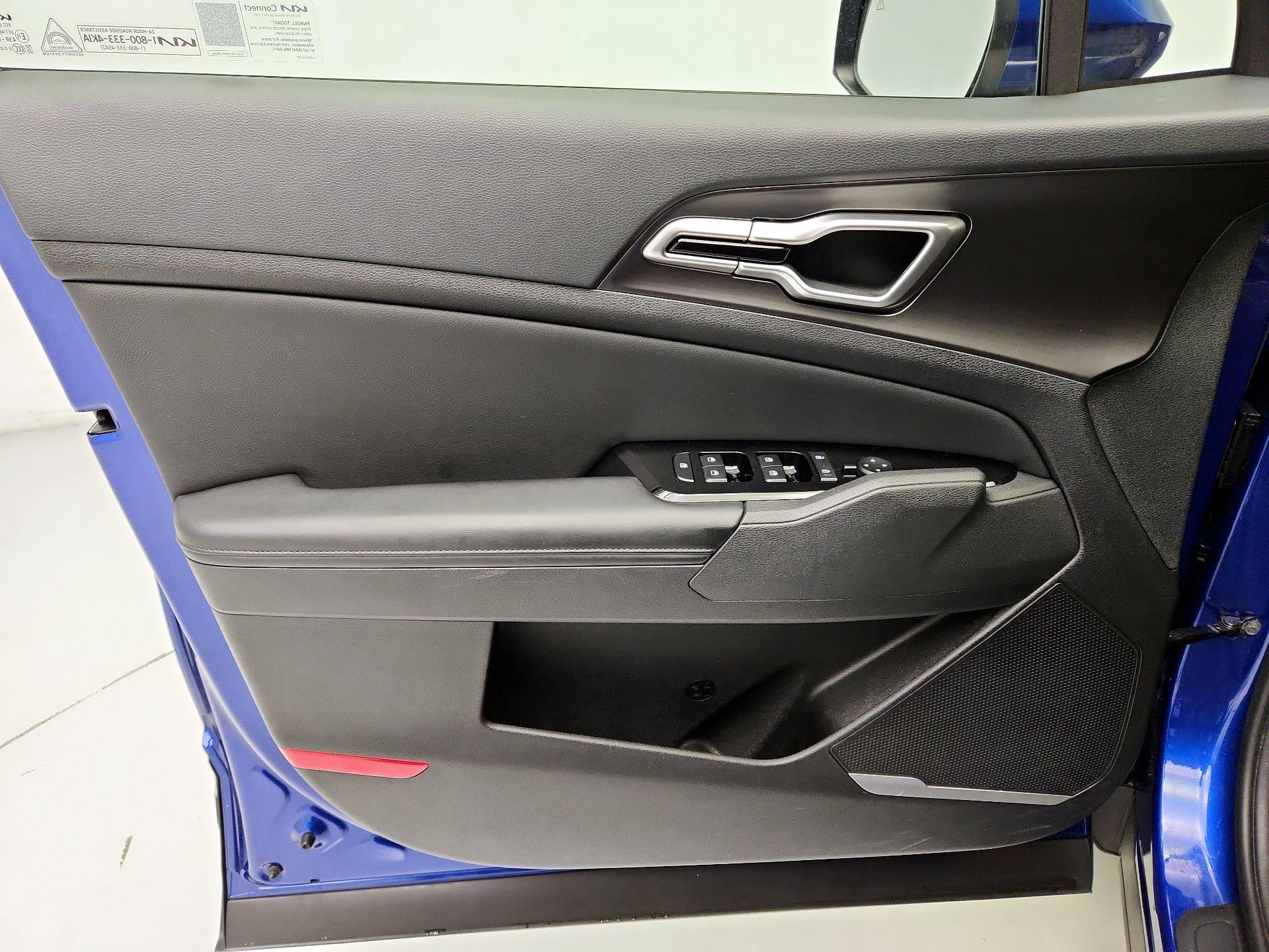 Thumbnail: 2023 Kia Sportage - 12