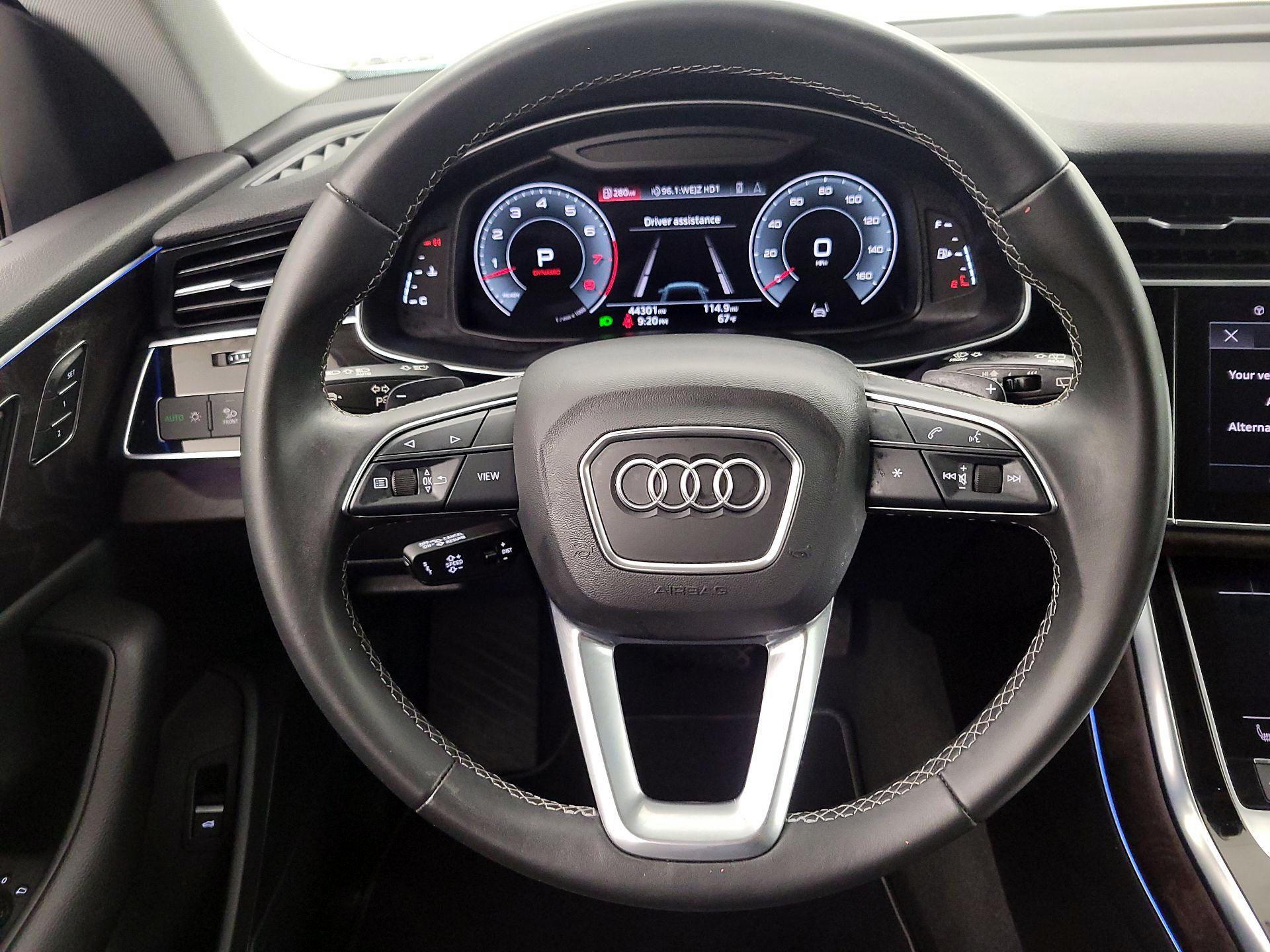 Thumbnail: 2022 Audi Q8 - 10