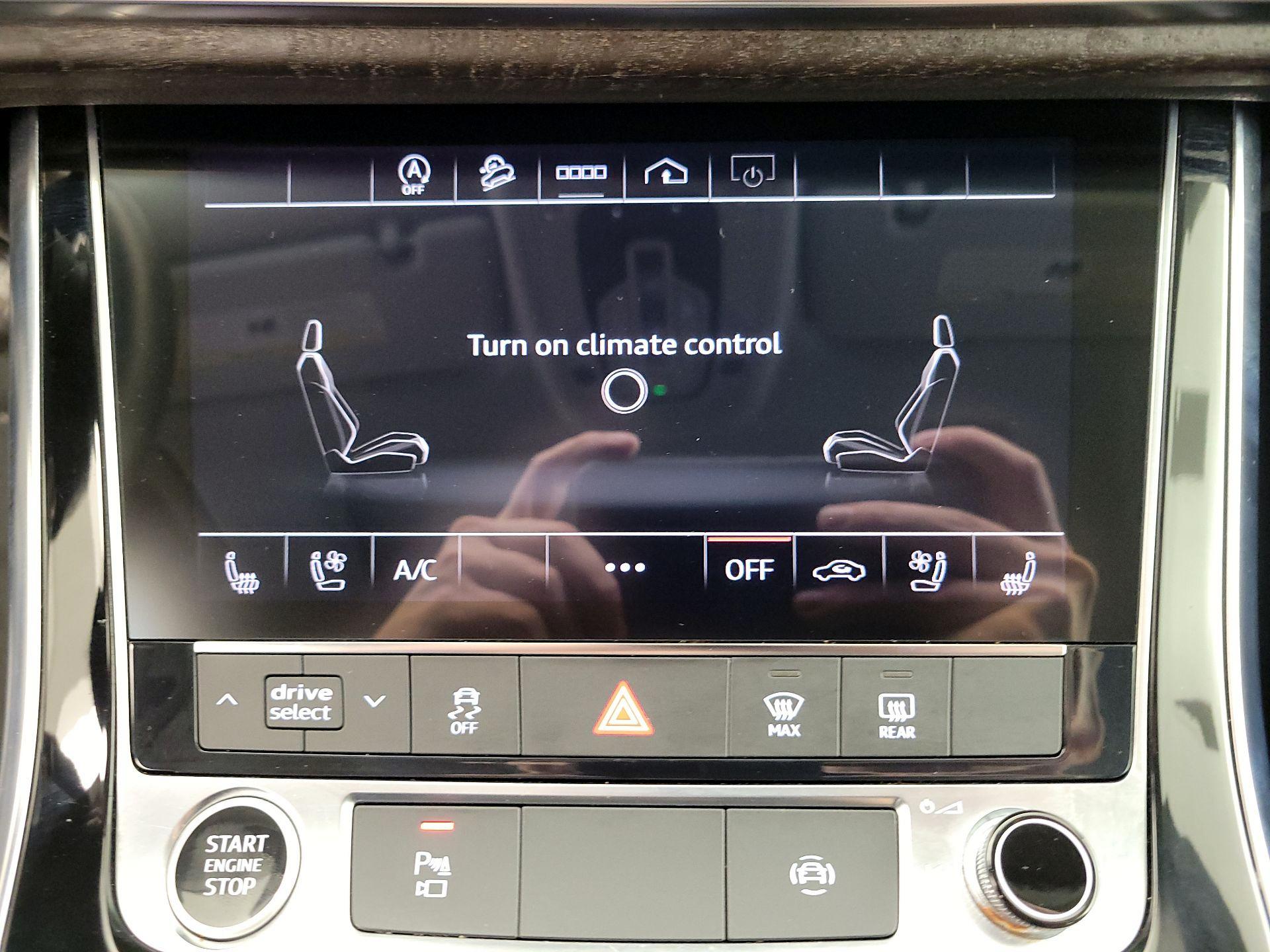 Thumbnail: 2022 Audi Q8 - 17