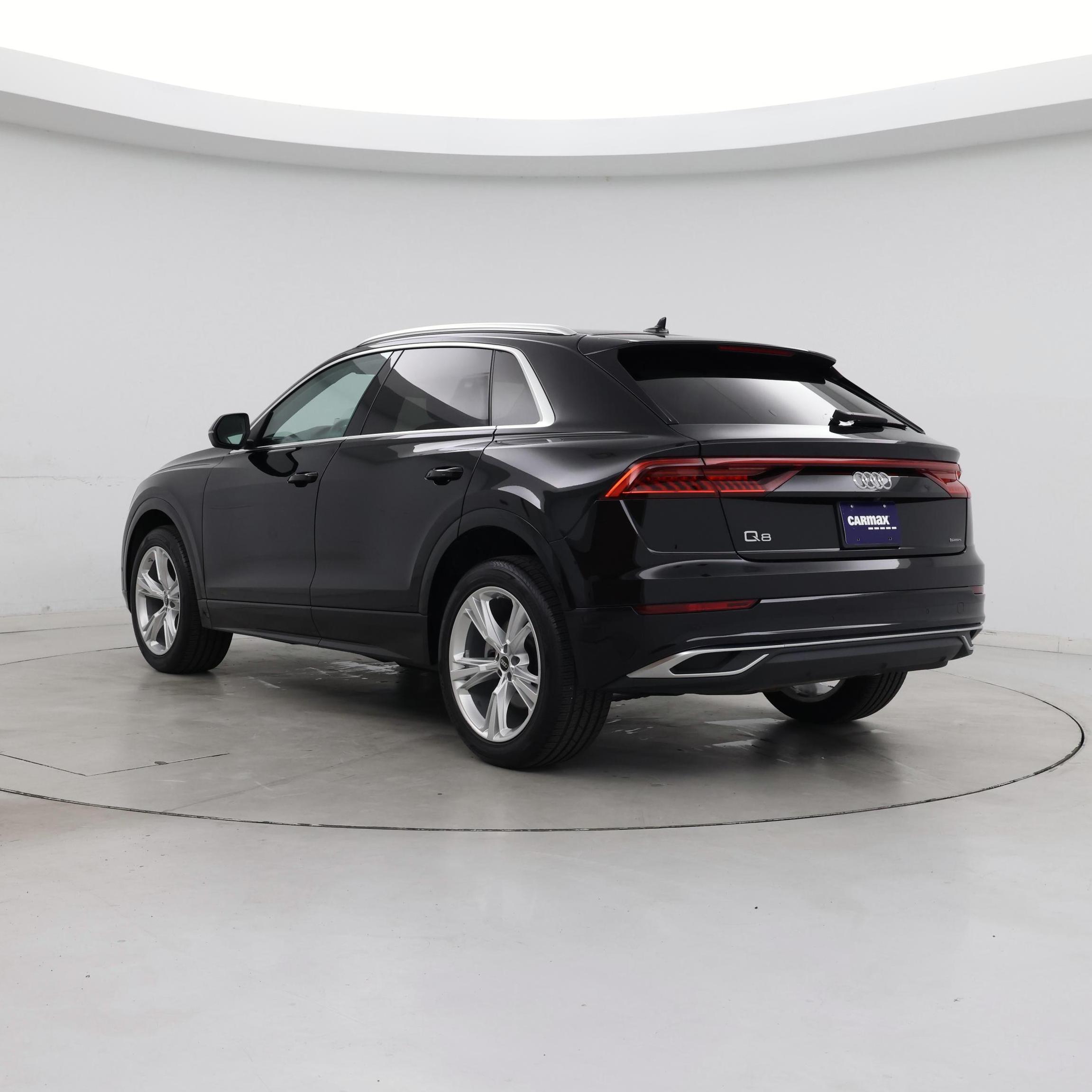 Thumbnail: 2022 Audi Q8 - 2