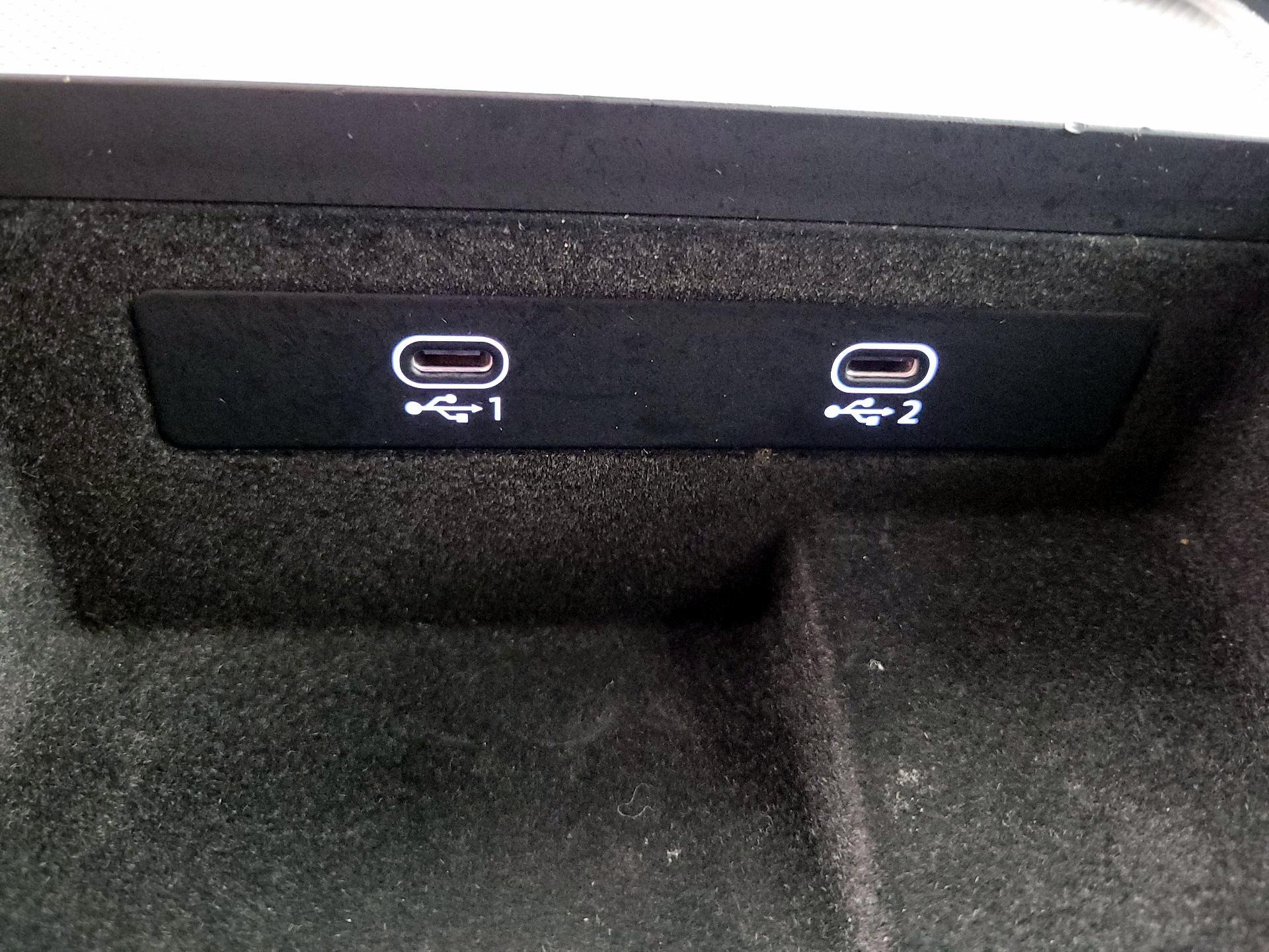 Thumbnail: 2022 Audi Q8 - 19