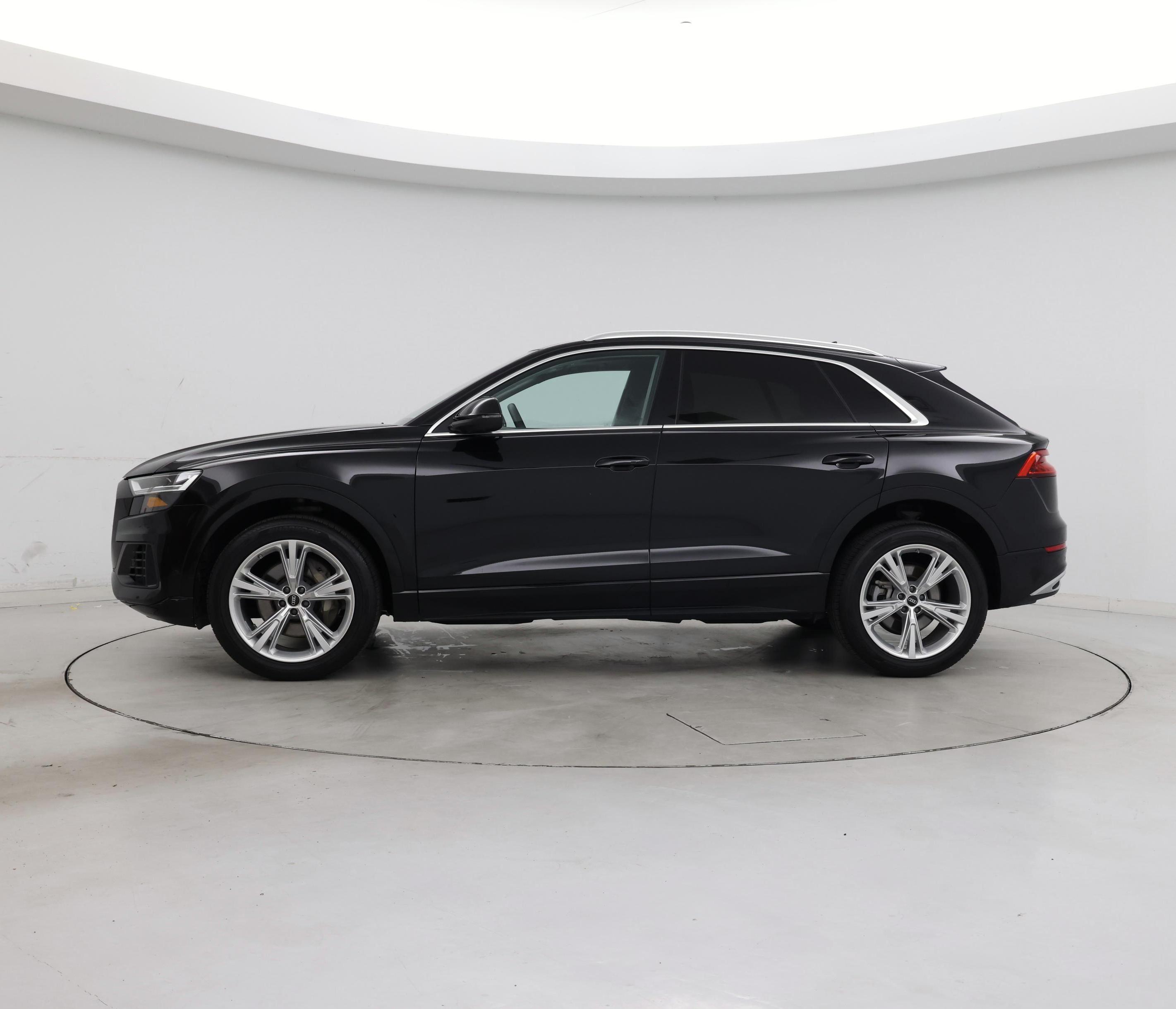 Thumbnail: 2022 Audi Q8 - 3