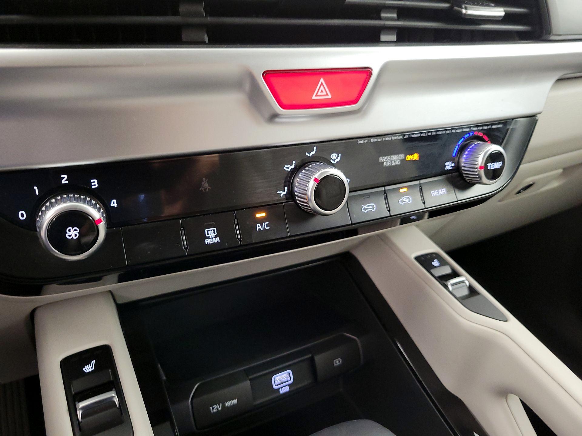 Thumbnail: 2020 Kia Telluride - 16